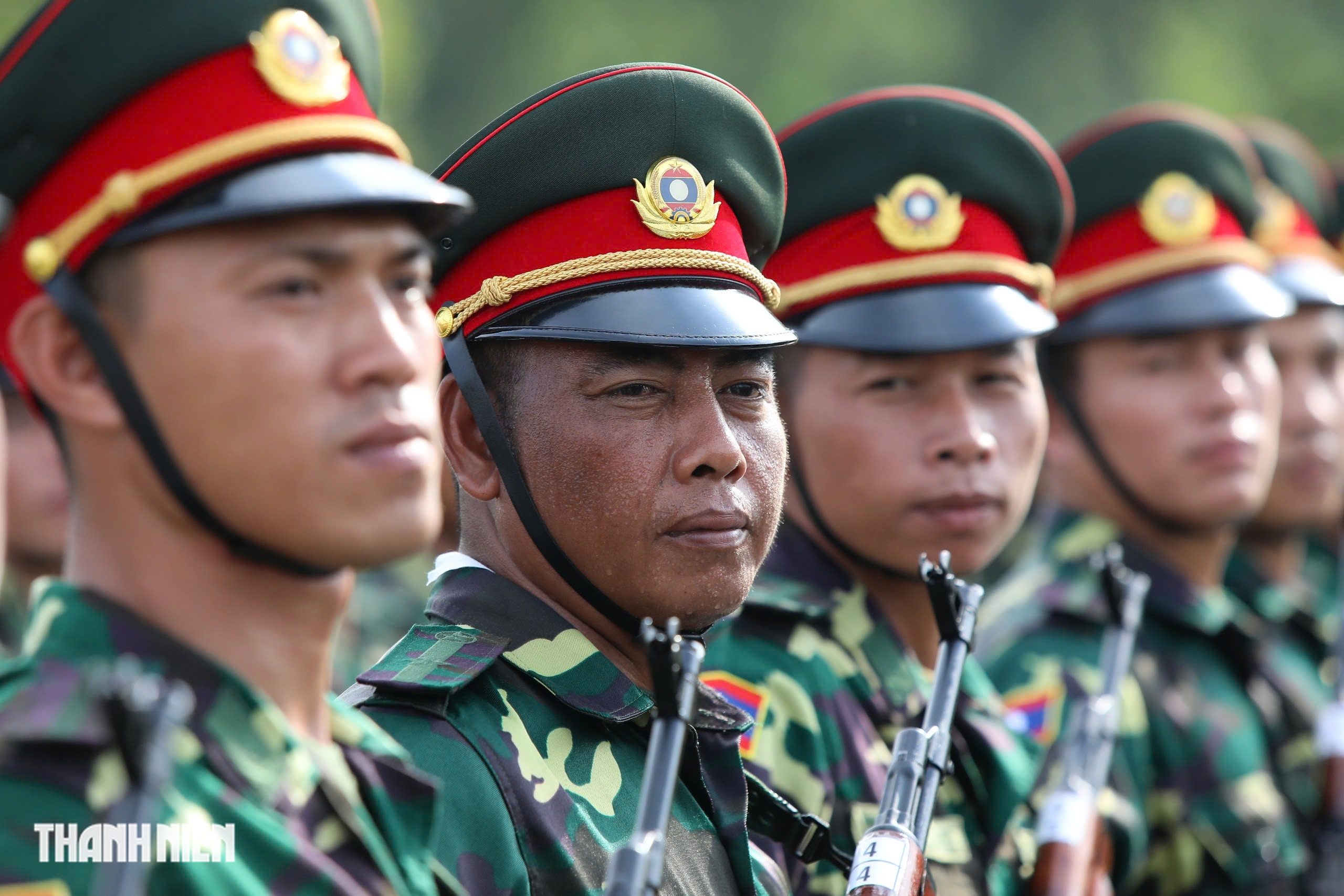 Khối trưởng quân đội Lào: 'Tình cảm người dân Việt Nam dành cho chúng tôi là vô giá’- Ảnh 11. Khối trưởng quân đội Lào: 'Tình cảm người dân Việt Nam dành cho chúng tôi là vô giá’- Ảnh 11.