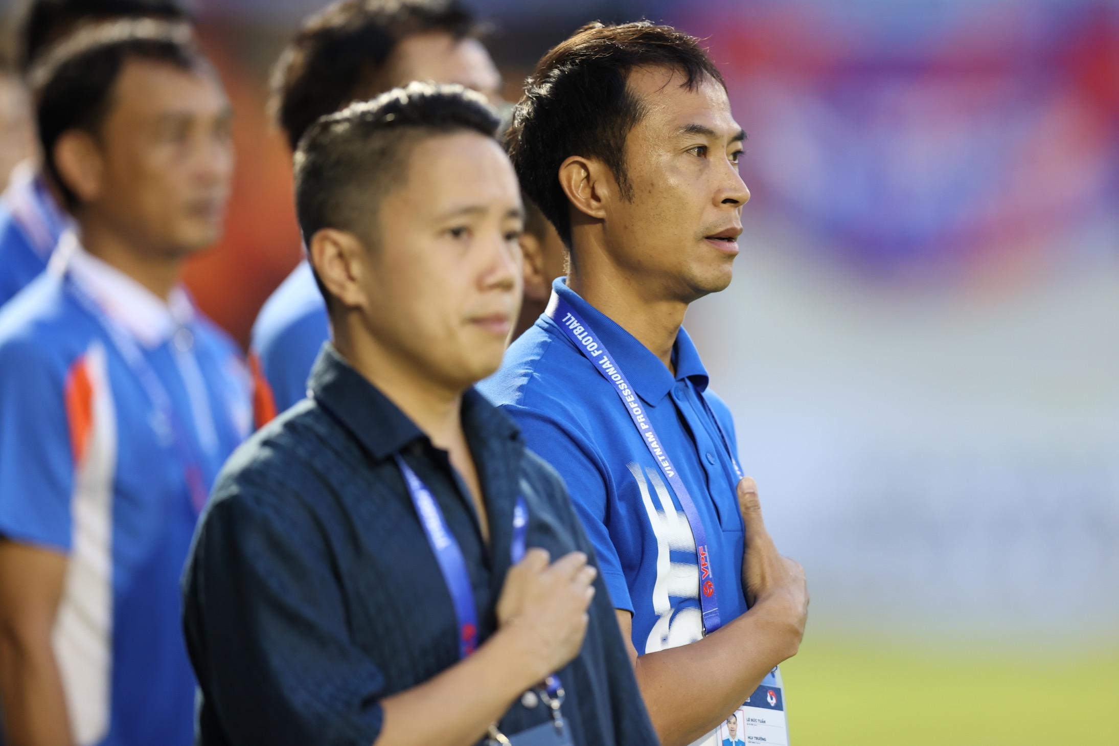 Nguyen Cong Manh e Le Duc Tuan: 2 jovens treinadores da mesma idade com estranhas semelhanças...- Foto 3. Nguyễn Công Mạnh và Lê Đức Tuấn: 2 HLV trẻ cùng tuổi giống nhau kỳ lạ...- Ảnh 3.
