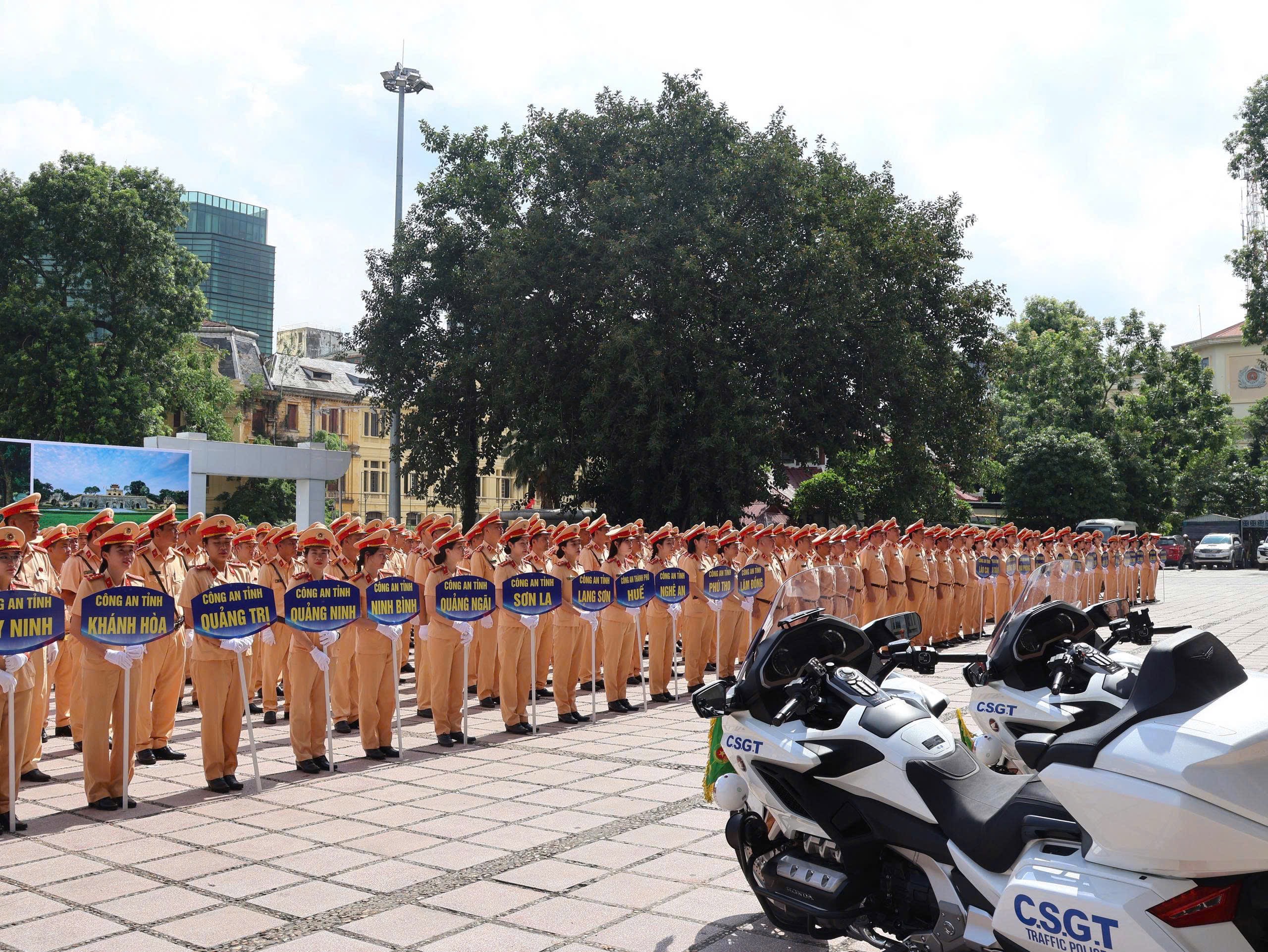 655 CSGT toàn quốc tăng cường về Hà Nội bảo vệ diễu binh, diễu hành A80- Ảnh 6. 655 CSGT toàn quốc tăng cường về Hà Nội bảo vệ diễu binh, diễu hành A80- Ảnh 6.