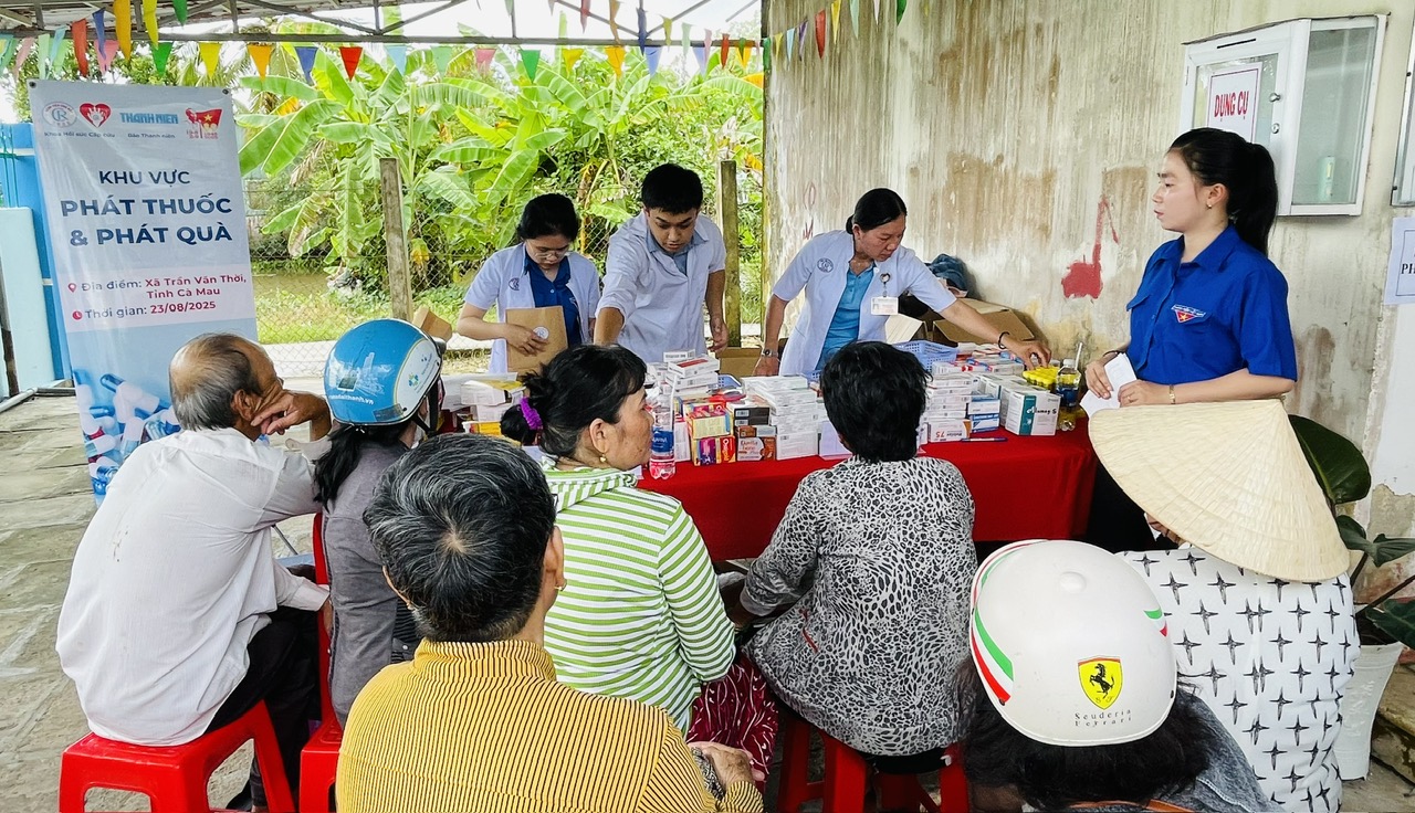 BV Chợ Rẫy, Báo Thanh Niên tổ chức khám bệnh nơi cuối cùng bản đồ Việt Nam - Ảnh 13.