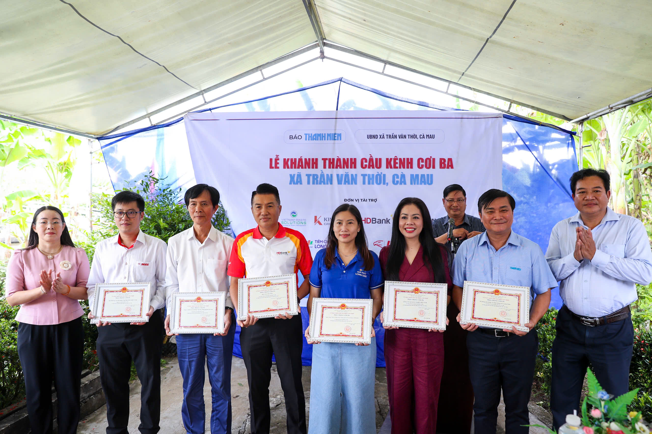 Báo Thanh Niên khánh thành cây cầu 'trong mơ' ở vùng đất cuối bản đồ Việt Nam- Ảnh 4. Báo Thanh Niên khánh thành cây cầu 'trong mơ' ở vùng đất cuối bản đồ Việt Nam- Ảnh 4.