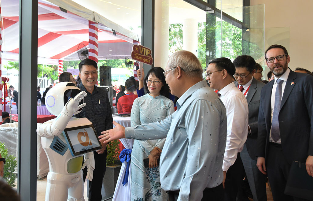 Bệ ph&oacute;ng cho h&agrave;ng ng&agrave;n doanh nghiệp khởi nghiệp th&agrave;nh c&ocirc;ng - Ảnh 1.