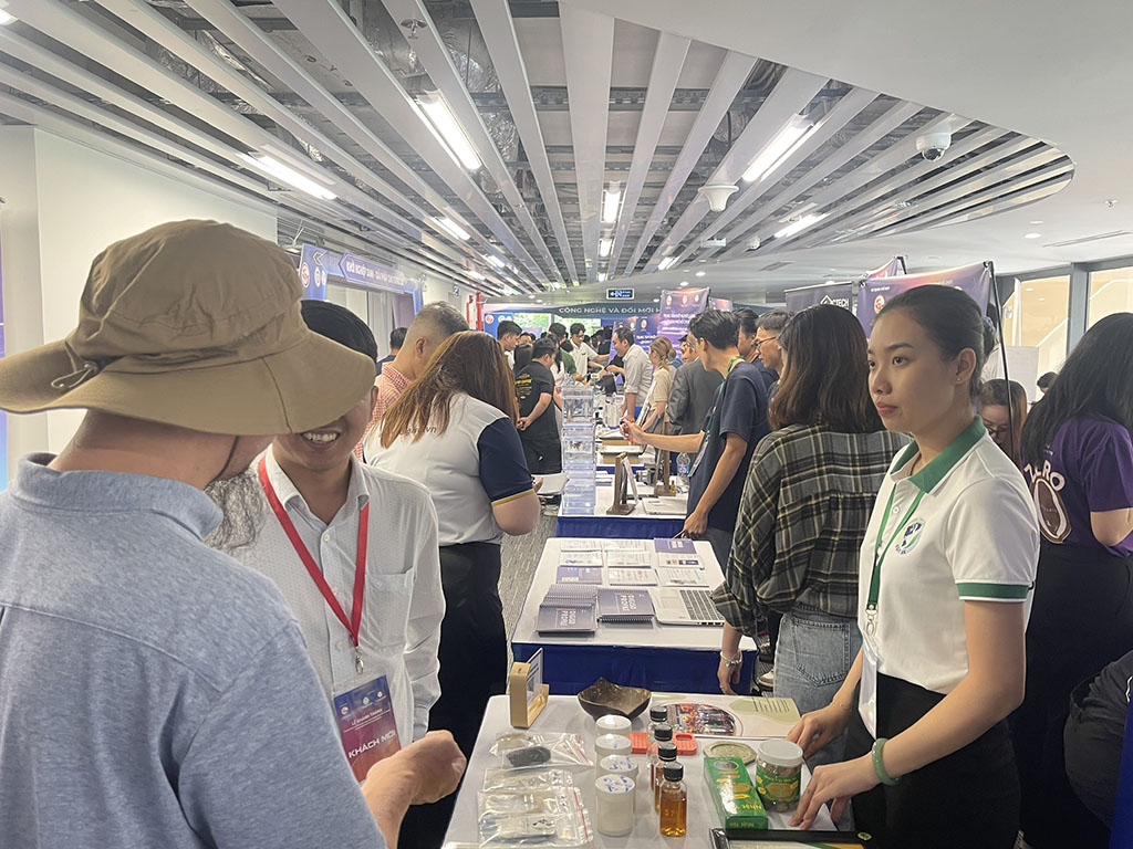 Bệ ph&oacute;ng cho h&agrave;ng ng&agrave;n doanh nghiệp khởi nghiệp th&agrave;nh c&ocirc;ng - Ảnh 2.