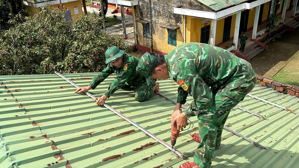 Bão số 5 sẽ đổ bộ vào miền Trung - Ảnh 1.