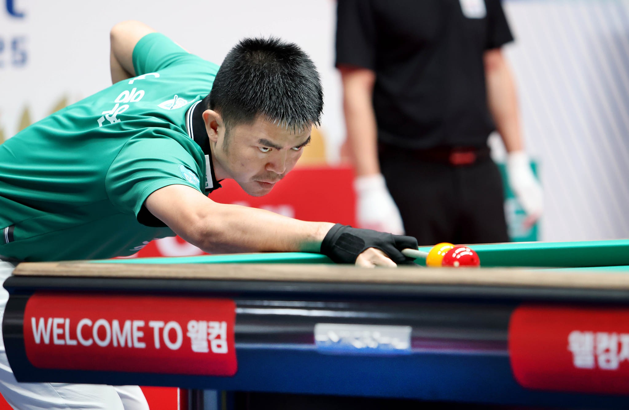 Billiards: Cơ thủ Việt Nam ngược dòng đánh bại 'khổng lồ xanh' Hàn Quốc - Ảnh 1.