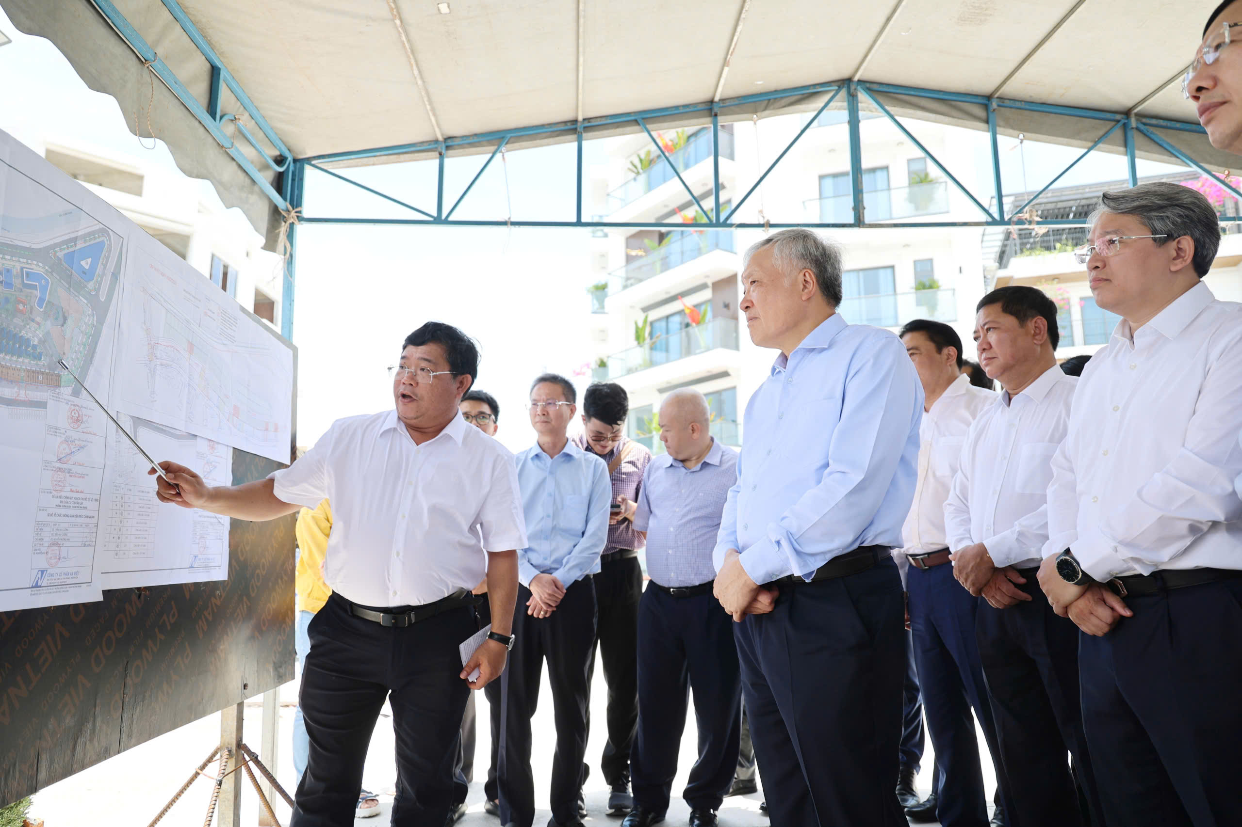 Phó Thủ tướng thường trực chỉ đạo tháo gỡ 245 dự án tồn đọng tại Khánh Hòa - Ảnh 1.