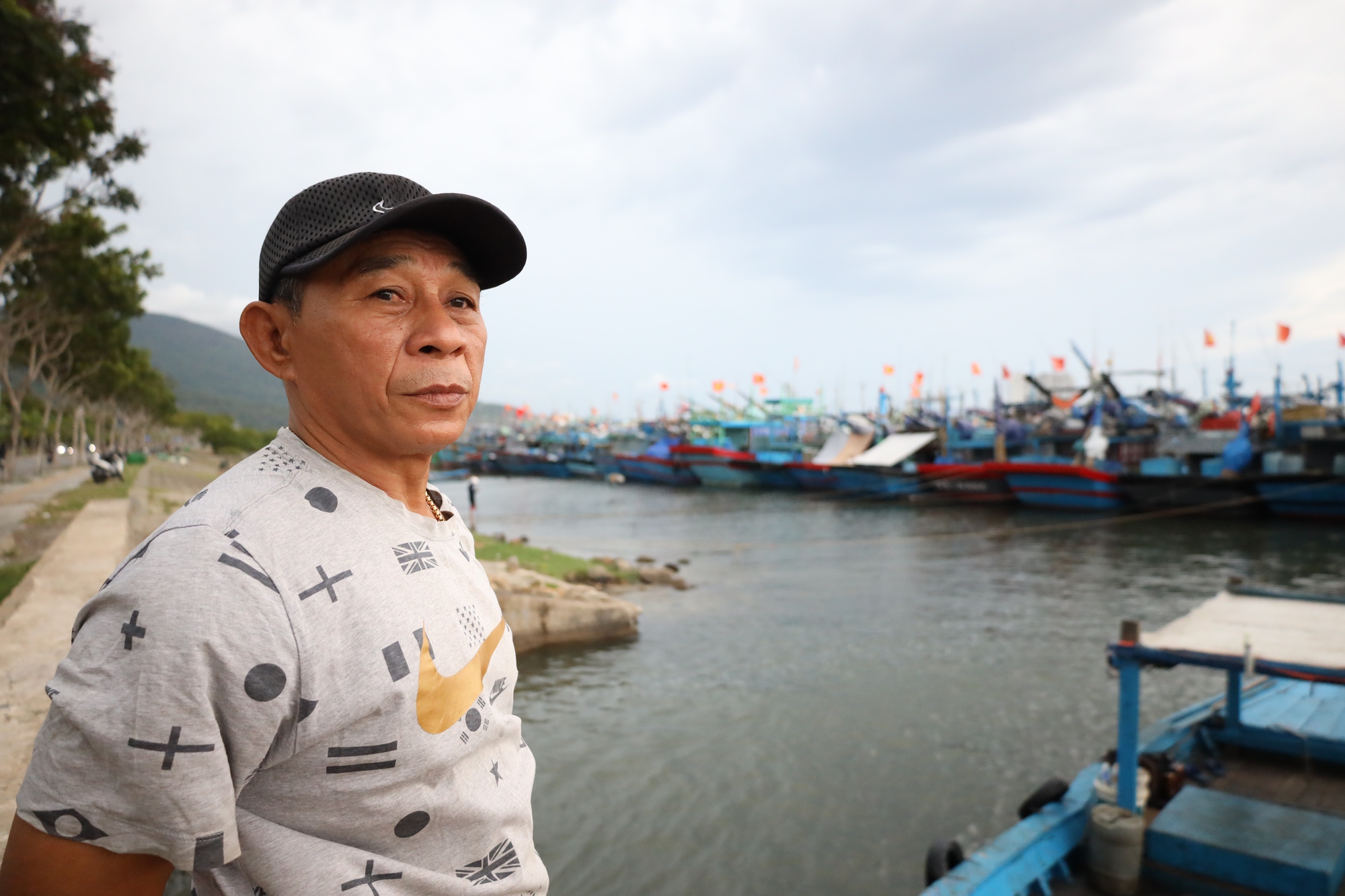 Bão số 5: Ngư dân miền Trung tất tả bốc cá, rời tàu về quê tránh bão- Ảnh 6. Bão số 5: Ngư dân miền Trung tất tả bốc cá, rời tàu về quê tránh bão- Ảnh 6.