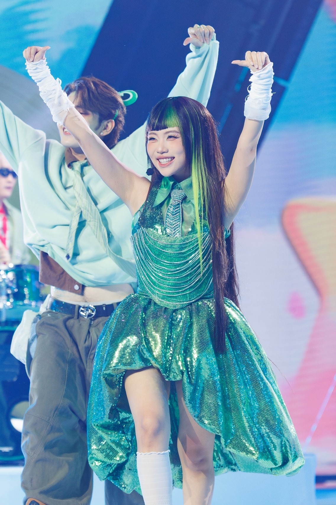 Πρωταθλήτρια του 'Em xinh say hi' Phuong My Chi: Μπορεί να διαχειριστεί οποιαδήποτε μουσική, οποιοδήποτε τραγούδι είναι καυτό - Φωτογραφία 4. Quán quân 'Em xinh say hi' Phương Mỹ Chi: Nhạc nào cũng cân, bài nào cũng hot- Ảnh 4.