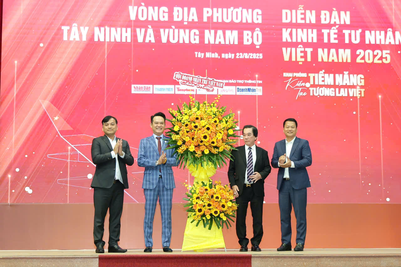 Làm sao để doanh nghiệp thích ứng nhanh với mô hình chính quyền mới?- Ảnh 1. Làm sao để doanh nghiệp thích ứng nhanh với mô hình chính quyền mới?- Ảnh 1.
