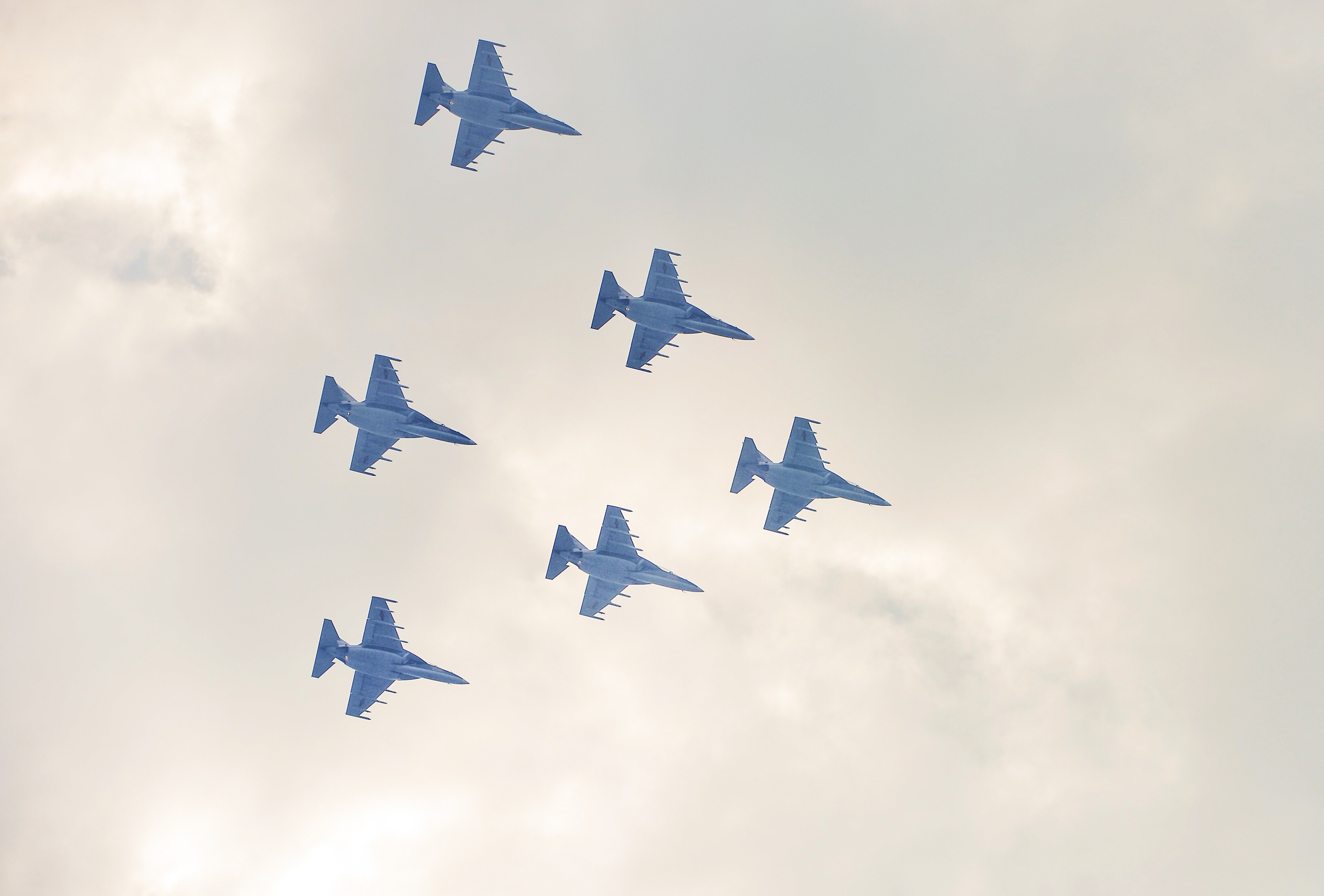 'Hổ mang chúa' Su30-MK2 nhào lộn trên quảng trường Ba Đình- Ảnh 10. 'Hổ mang chúa' Su30-MK2 nhào lộn trên quảng trường Ba Đình- Ảnh 10.