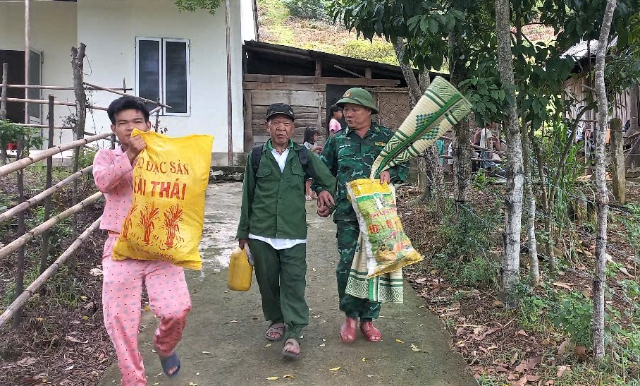 Hà Tĩnh khẩn cấp sơ tán hàng nghìn hộ dân trước bão số 5- Ảnh 12.