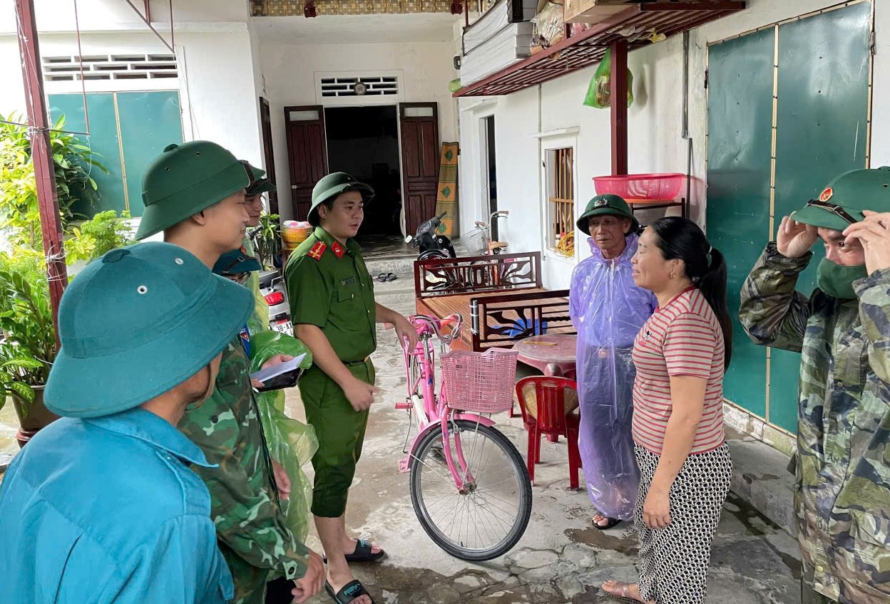 Hà Tĩnh khẩn cấp sơ tán hàng nghìn hộ dân trước bão số 5- Ảnh 1.