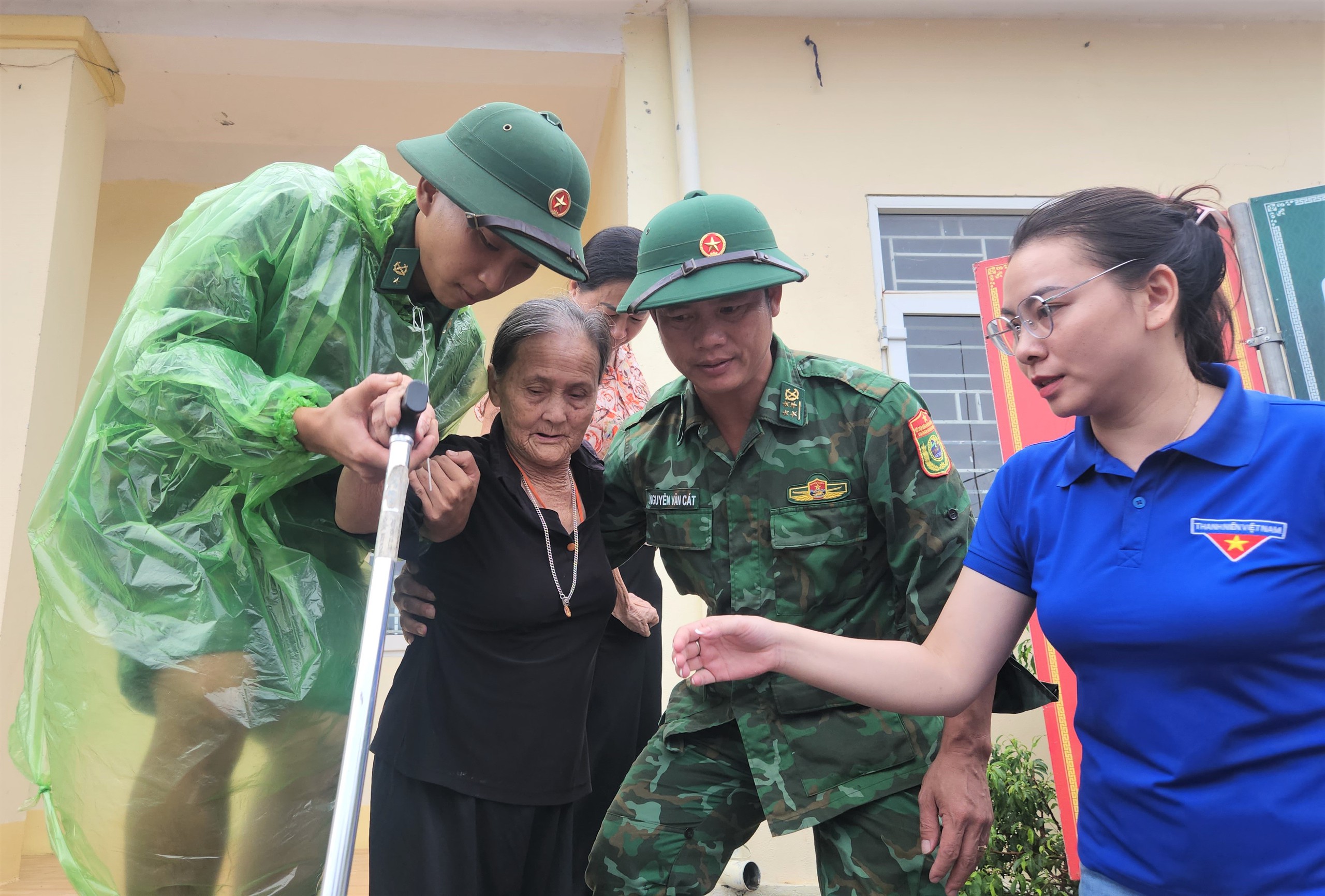 Hà Tĩnh khẩn cấp sơ tán hàng nghìn hộ dân trước bão số 5- Ảnh 6.