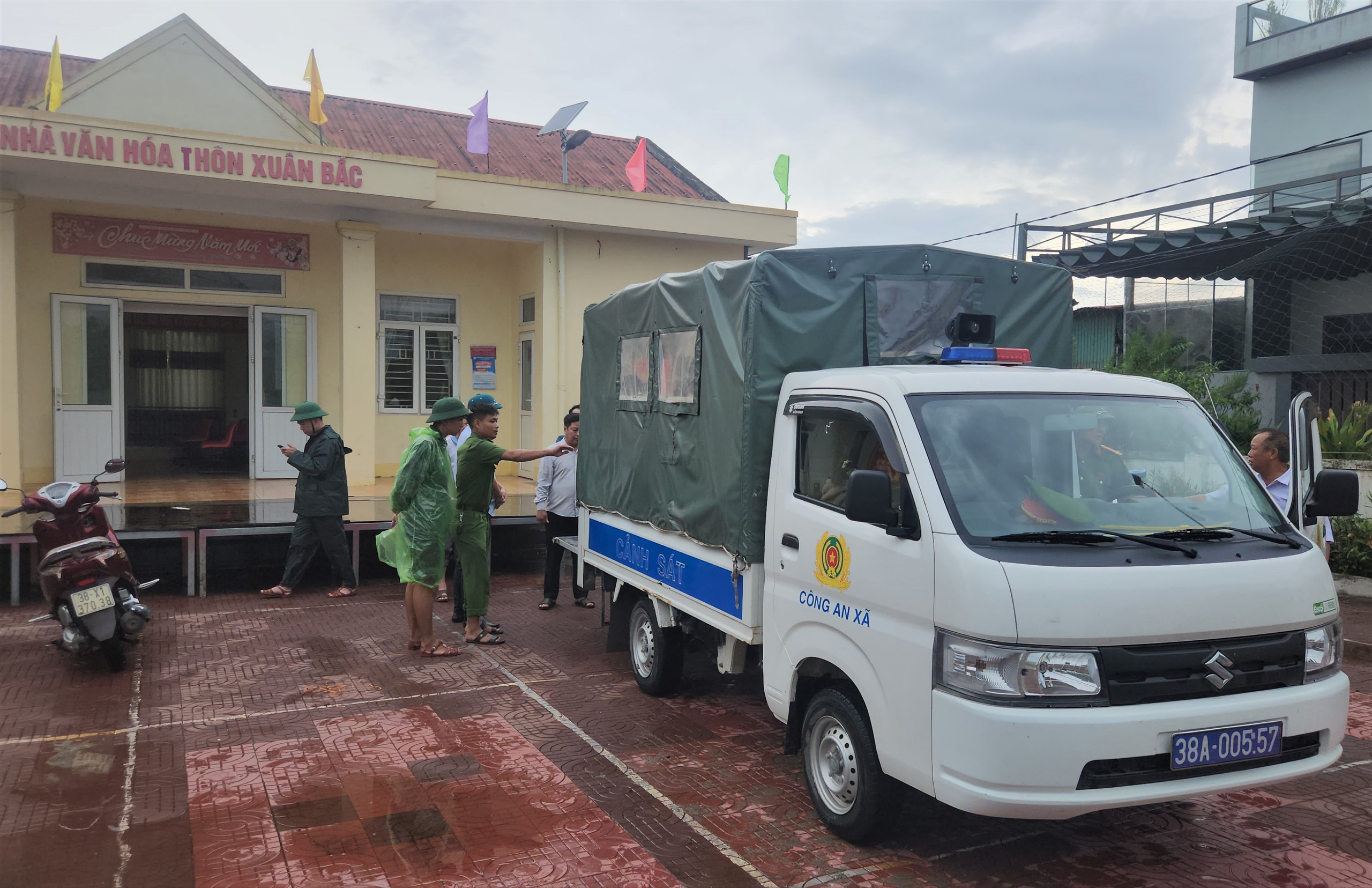 Hà Tĩnh khẩn cấp sơ tán hàng nghìn hộ dân trước bão số 5- Ảnh 5.