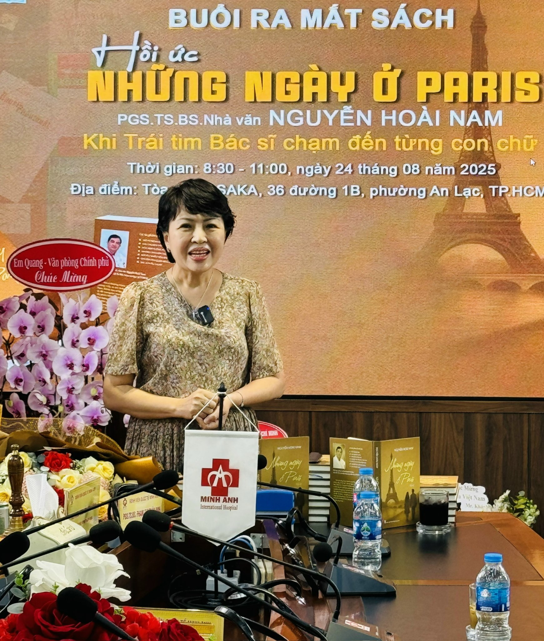 'ថ្ងៃនៅទីក្រុងប៉ារីស' ខុសពីទស្សនៈរបស់អ្នកនិពន្ធ Nguyen Hoai Nam - រូបថត ៣. 'Những ngày ở Paris' khác lạ dưới góc nhìn của nhà văn Nguyễn Hoài Nam- Ảnh 3.