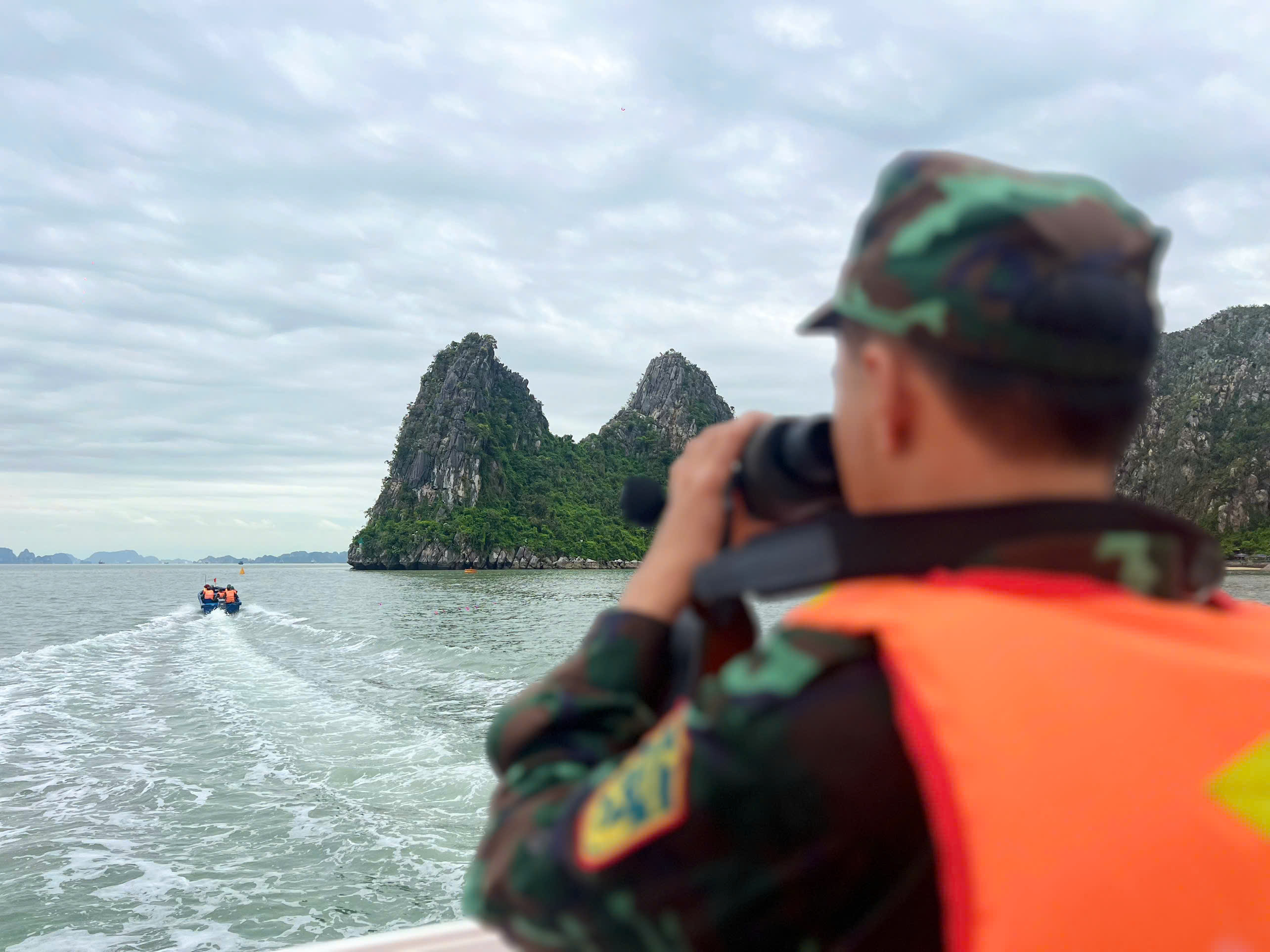 Quảng Ninh cấm biển để ứng phó bão số 5 - Ảnh 2.