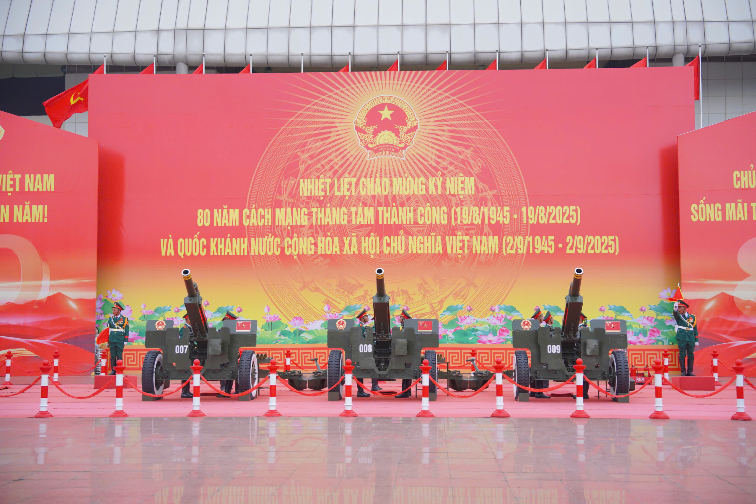 Dàn pháo lễ sẵn sàng khai hỏa, mở màn buổi tổng hợp luyện - Ảnh 3.