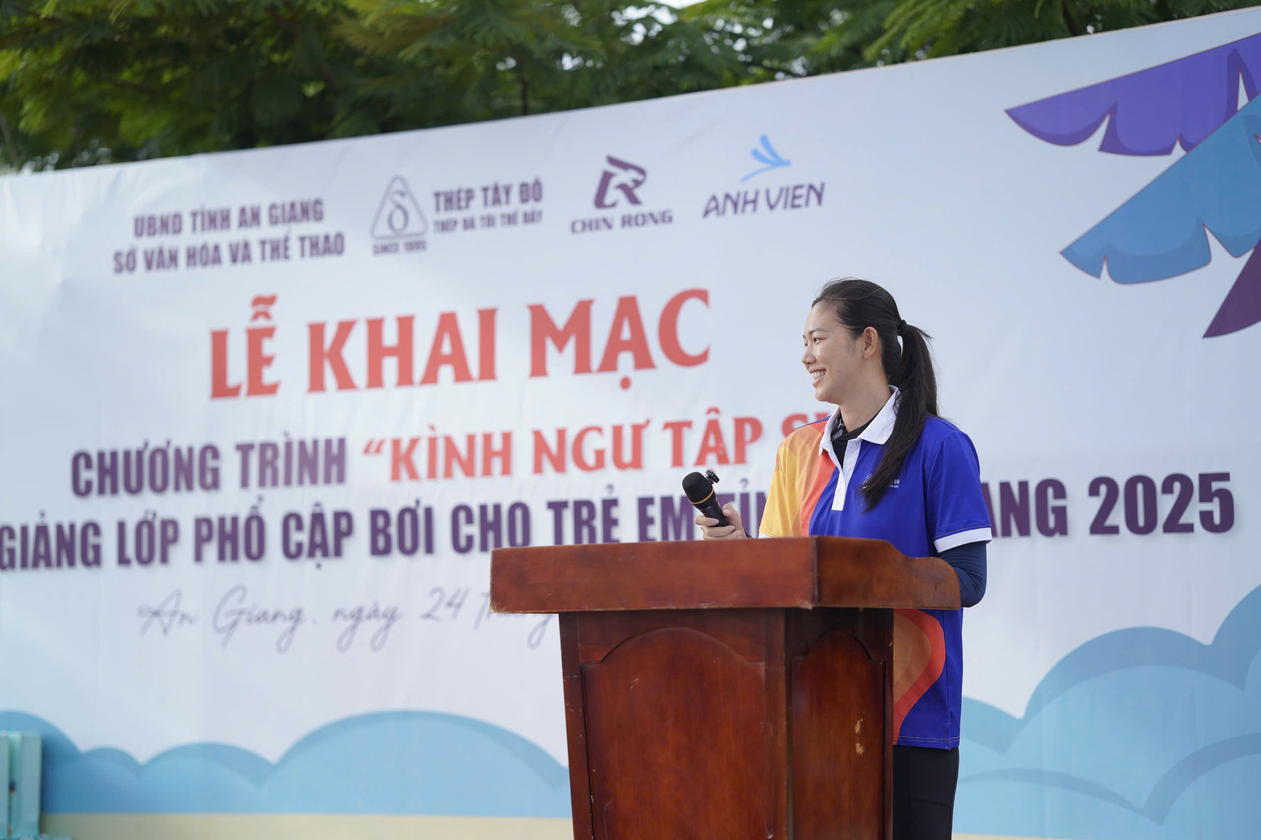 'K&igrave;nh ngư tập sự' c&ugrave;ng &Aacute;nh Vi&ecirc;n: H&agrave;nh tr&igrave;nh ph&ograve;ng chống đuối nước cho trẻ em miền T&acirc;y - Ảnh 2.
