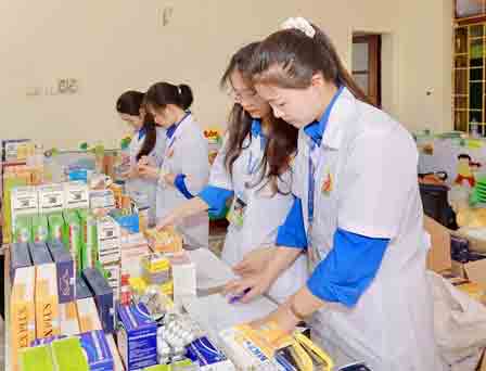 Hơn 95% sinh viên Học viện Y Dược học cổ truyền VN - Ảnh 1.
