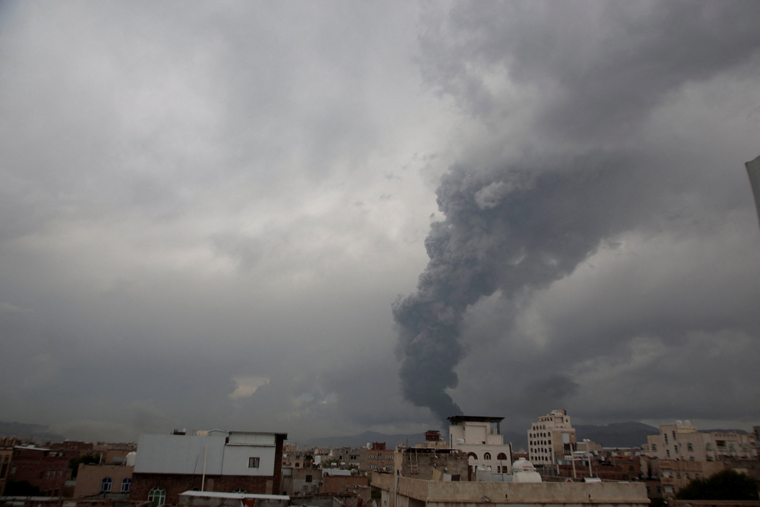 Israel kh&ocirc;ng k&iacute;ch dữ dội Yemen để trả đũa t&ecirc;n lửa Houthi - Ảnh 1.