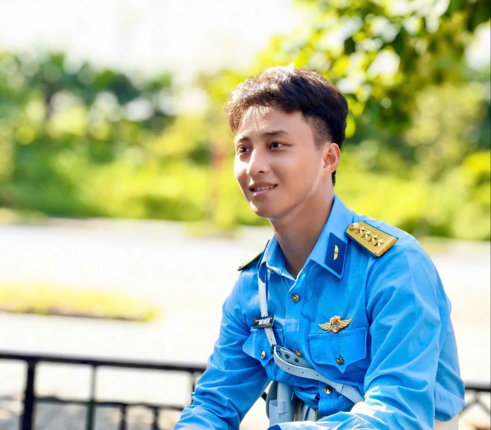 Chàng trai 3 lần góp mặt trong đội hình diễu binh ‘gây sốt’ bởi vẻ đẹp trai- Ảnh 6. Chàng trai 3 lần góp mặt trong đội hình diễu binh ‘gây sốt’ bởi vẻ đẹp trai- Ảnh 6.