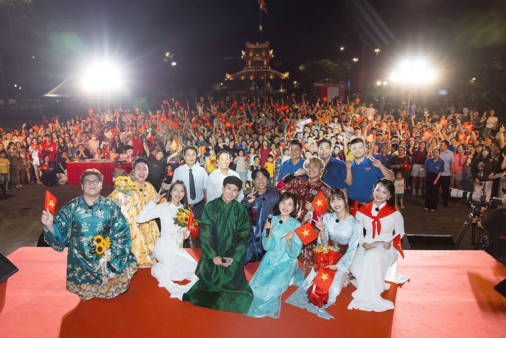 'Indo para o festival nacional' com concerto: Boa temporada de concertos - Foto 1. 'Trẩy hội non sông' cùng concert: Được mùa concert- Ảnh 1.