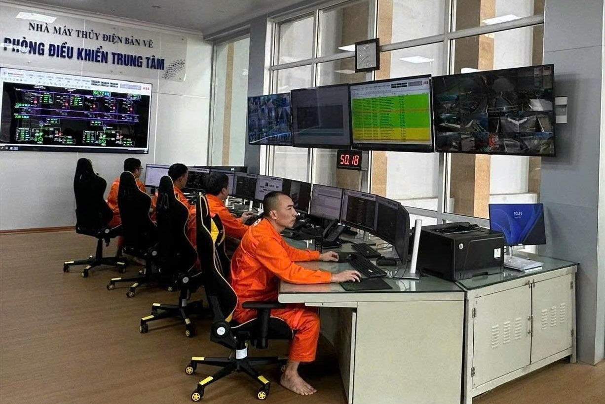Thủy điện Bản Vẽ chủ động cắt giảm lũ, bảo vệ an toàn hạ du - Ảnh 1. Thủy điện Bản Vẽ chủ động cắt giảm lũ, bảo vệ an toàn hạ du - Ảnh 1.