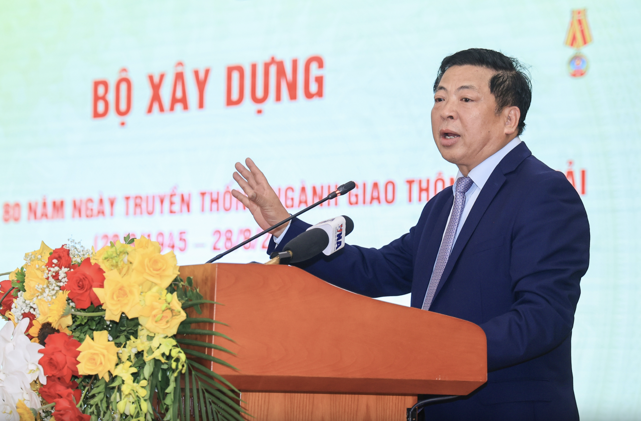 Phó thủ tướng: Ngành giao thông luôn phải tiên phong, như công binh đi trước mở đường - Ảnh 2.