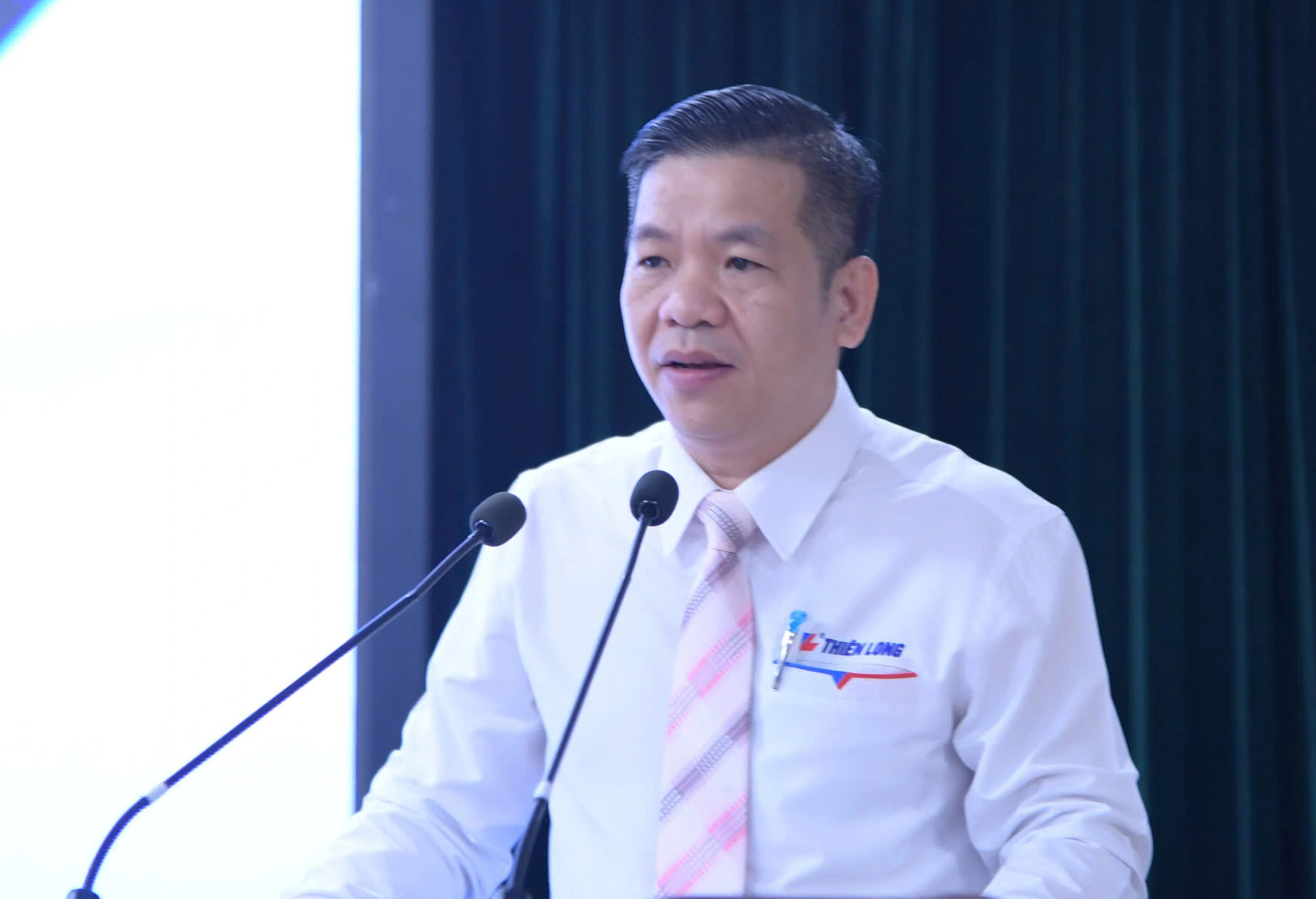Kỷ lục về số nhà giáo được tuyên dương chương trình Chia sẻ cùng thầy cô - Ảnh 3.