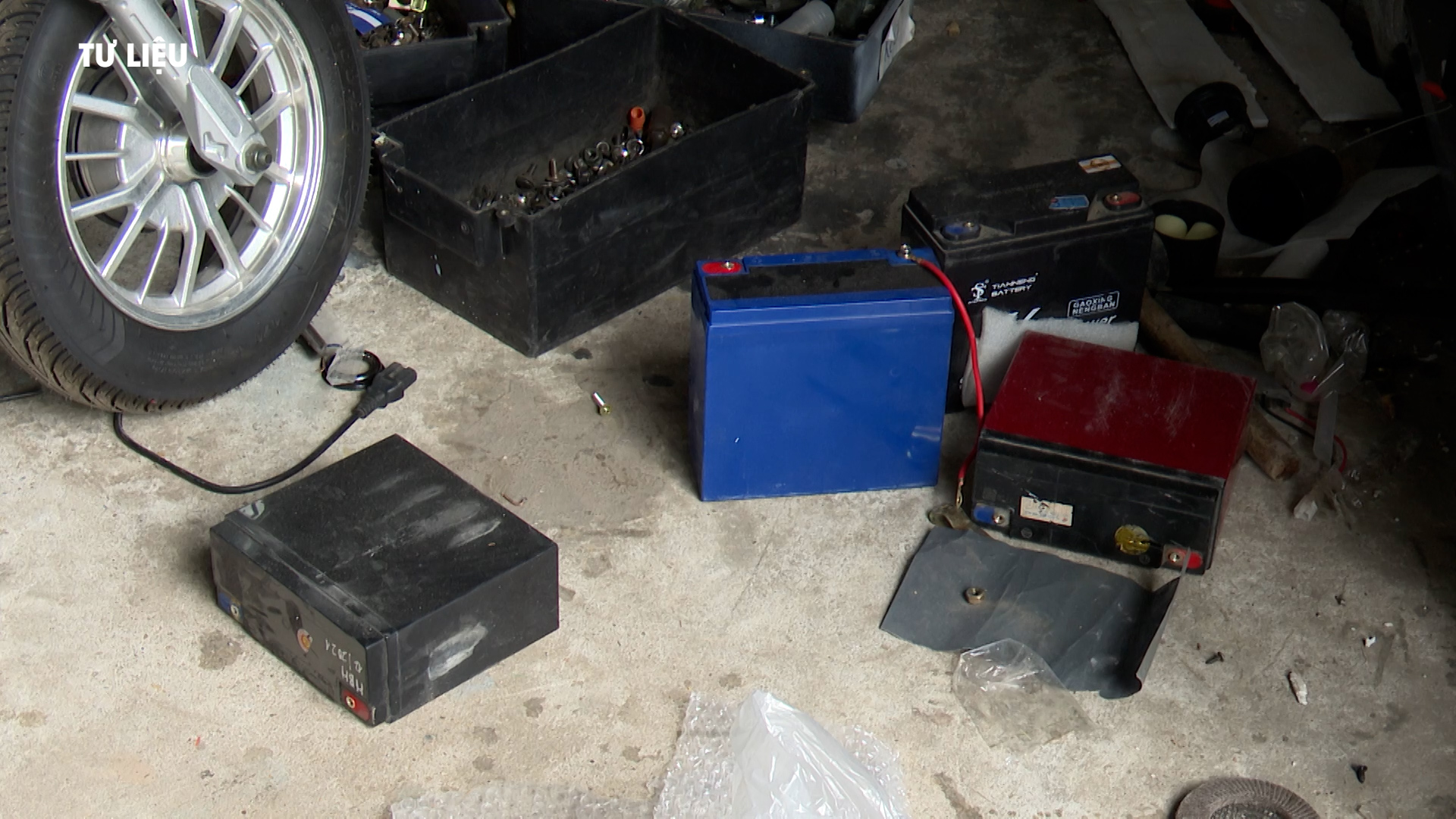 Người chạy xe máy điện lưu ý cảnh báo sau của CSGT TP.HCM - Ảnh 2.