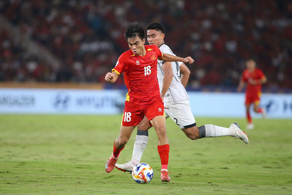 Bahagian tengah Vietnam U.23 penuh dengan bakat - Foto 1. Tuyến giữa đầy ắp nhân tài của U.23 Việt Nam- Ảnh 1.