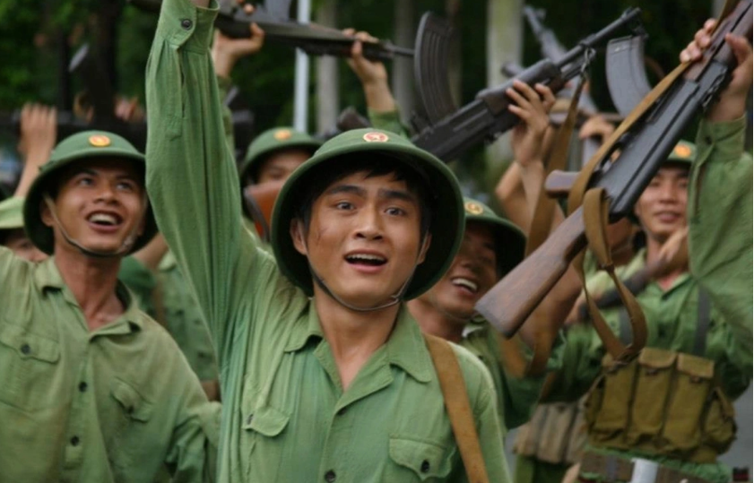 Có một ‘Mưa đỏ’ khác cách đây 13 năm - Ảnh 2.