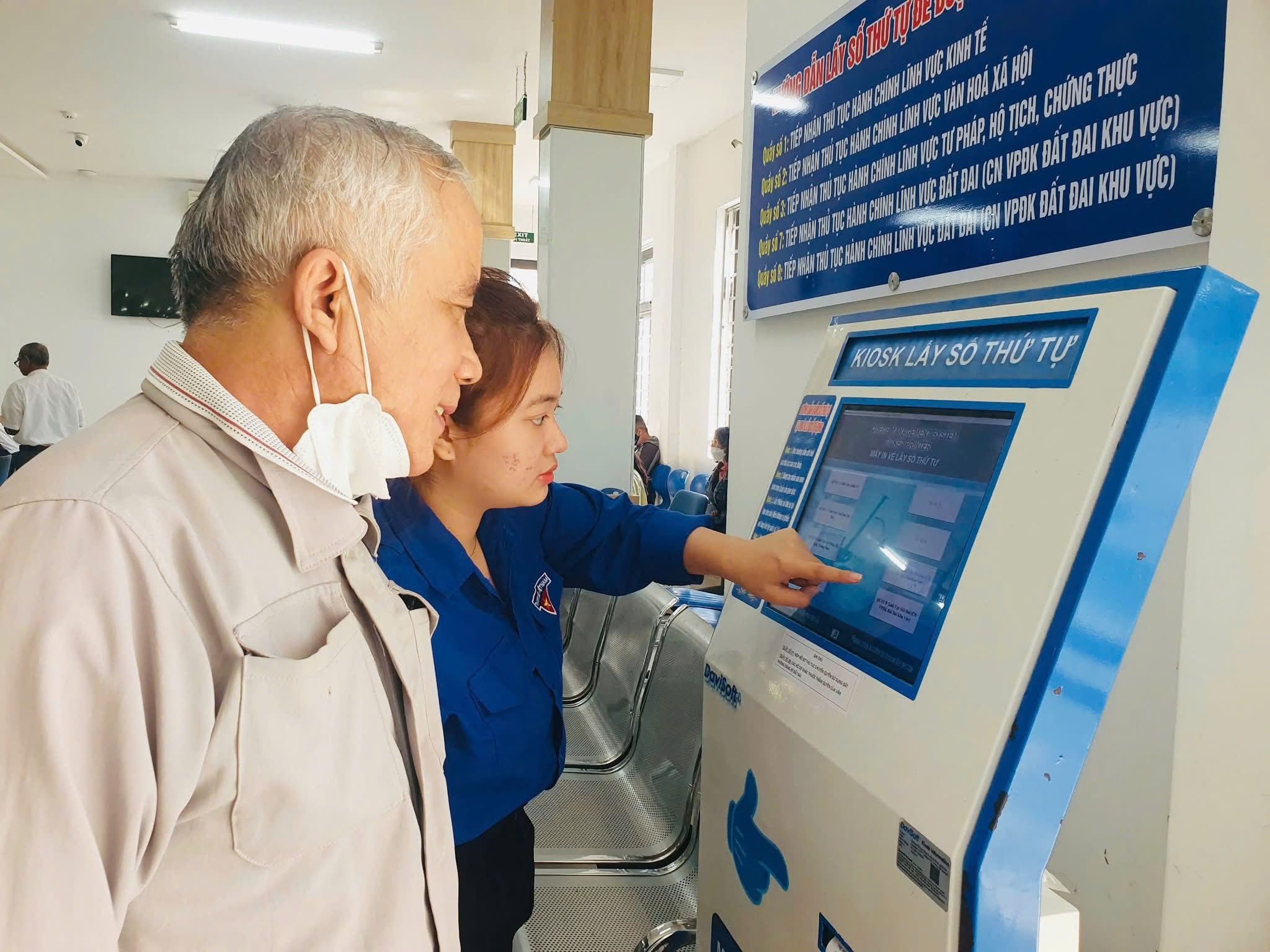 Việt Nam hạnh phúc - một hình mẫu phát triển mới- Ảnh 2. Việt Nam hạnh phúc - một hình mẫu phát triển mới- Ảnh 2.