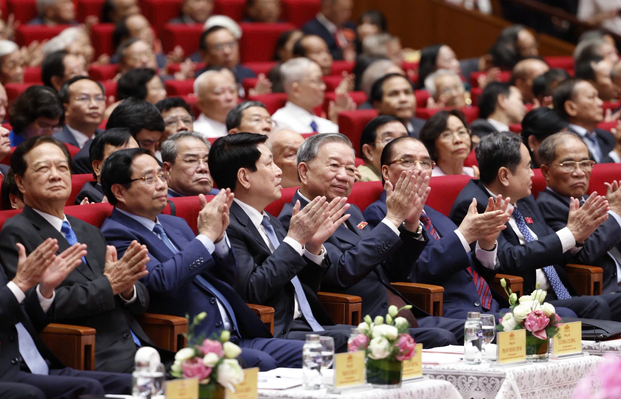 Tổng Bí thư: 'Quốc hội phải dám mở đường, sửa đường, dám quyết những vấn đề khó' - Ảnh 3.