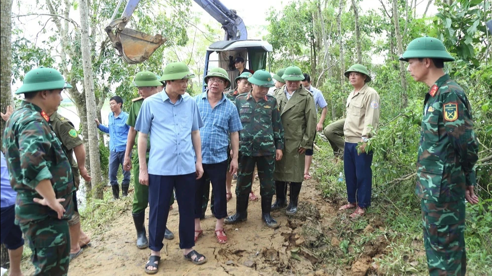 Hình ảnh hàng ngàn ngôi nhà ở Thanh Hóa ngập trong nước lũ - Ảnh 15. Hình ảnh hàng ngàn ngôi nhà ở Thanh Hóa ngập trong nước lũ - Ảnh 15.