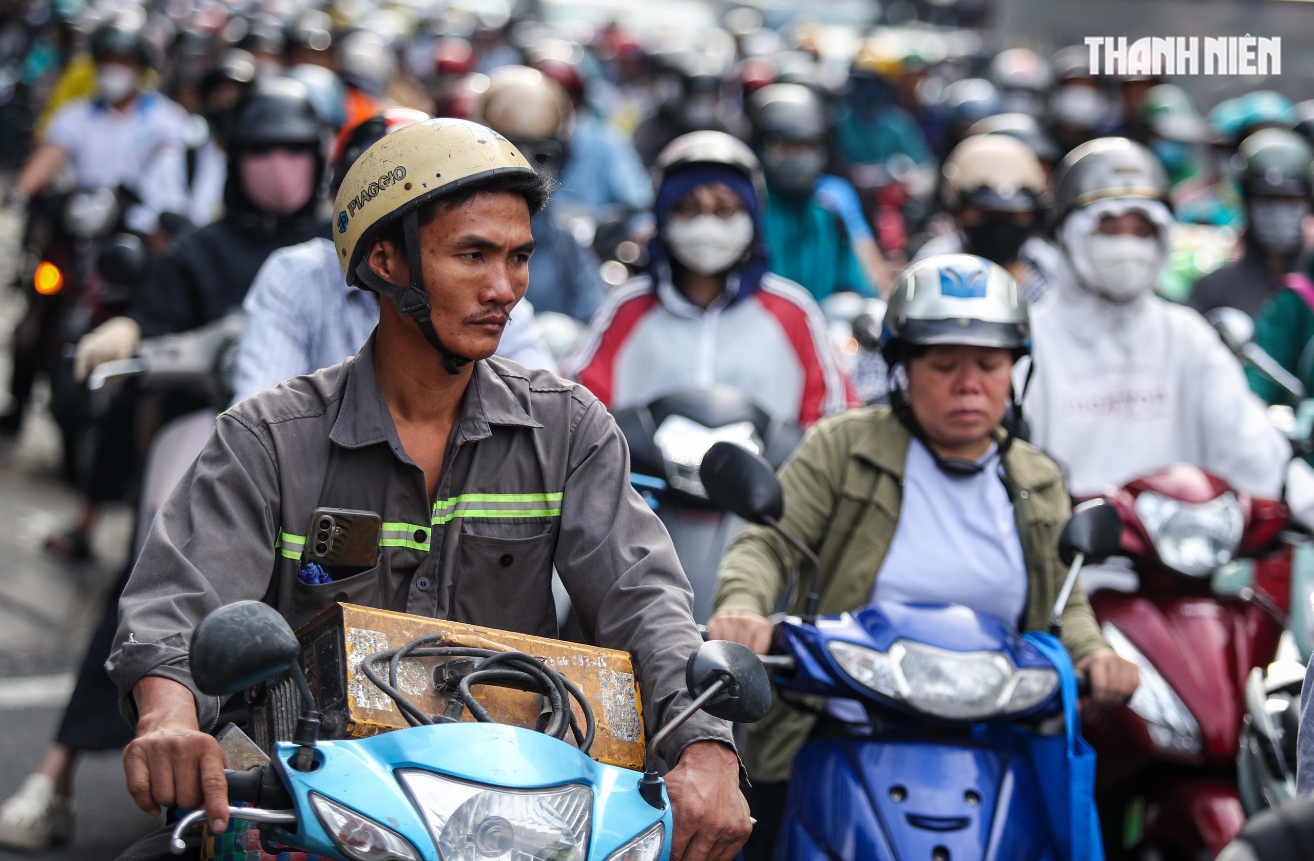 Xe kẹt cứng đường Bạch Đằng cửa ngõ sân bay Tân Sơn Nhất mỗi ngày - Ảnh 3. Xe kẹt cứng đường Bạch Đằng cửa ngõ sân bay Tân Sơn Nhất mỗi ngày - Ảnh 3.