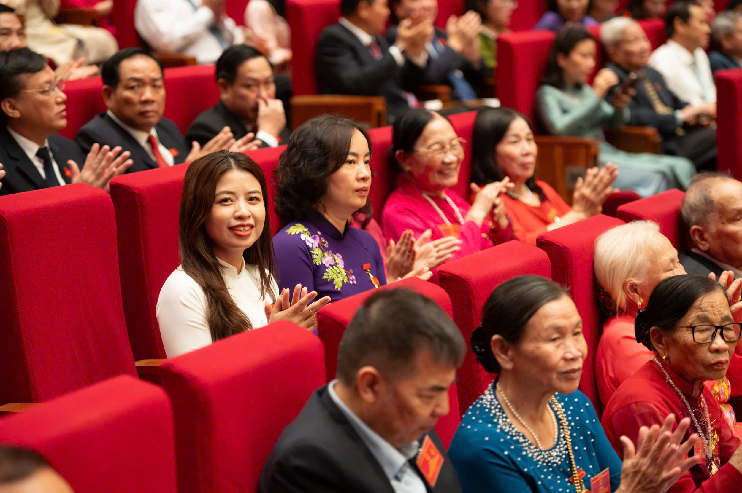 Tổng Bí thư Tô Lâm gặp mặt gần 2.000 đại biểu Quốc hội các thế hệ- Ảnh 8.