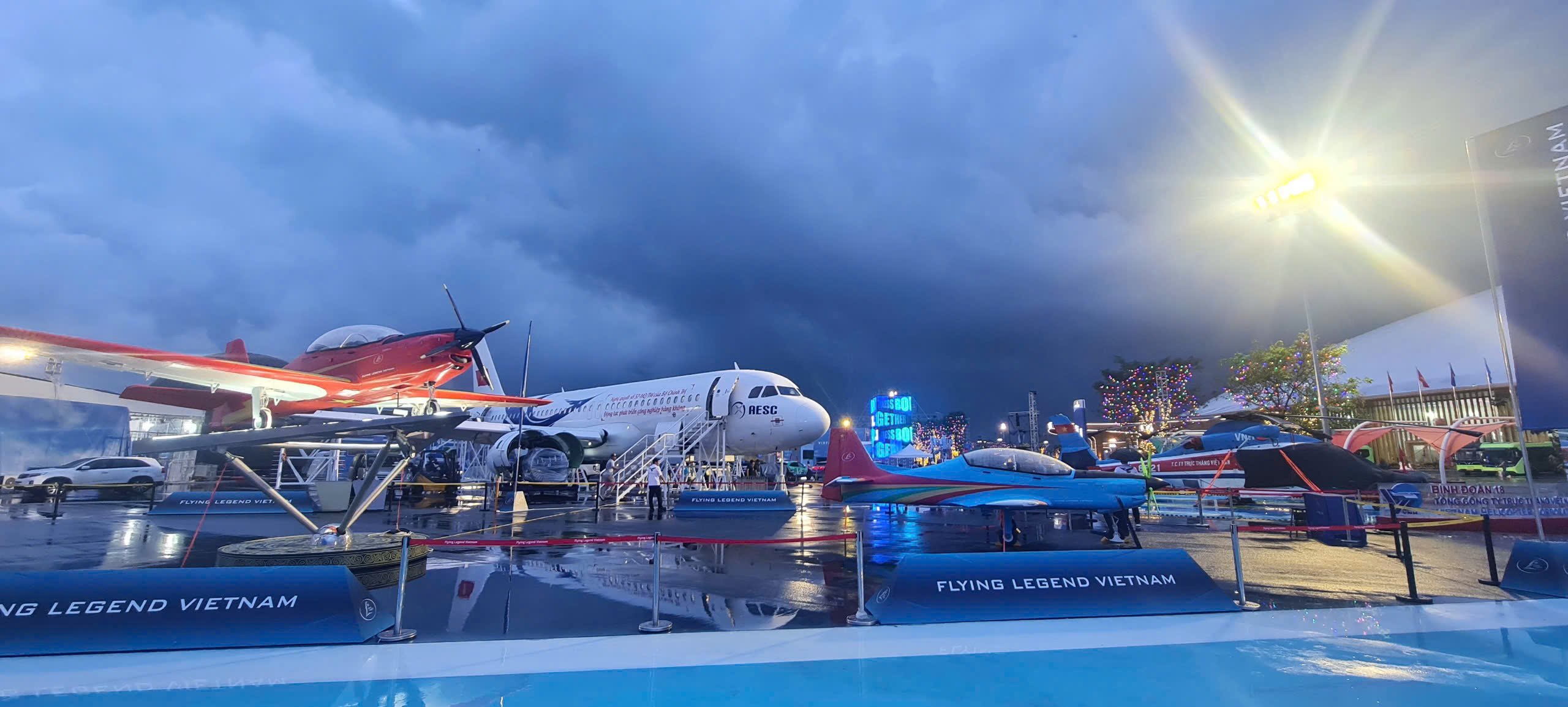 Ngắm chuyên cơ IL-14 từng chở Bác Hồ đến công nghệ hàng không hiện đại nhất - Ảnh 2. Ngắm chuyên cơ IL-14 từng chở Bác Hồ, khám phá công nghệ hàng không hiện đại nhất - Ảnh 2.
