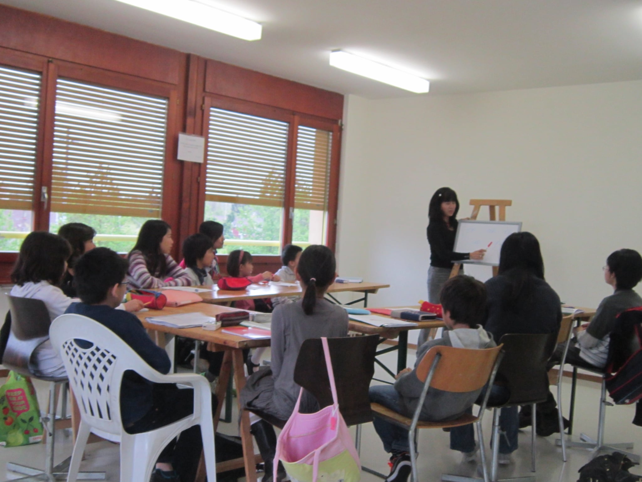 Dưới mái nhà sứ quán- Ảnh 5. Dưới mái nhà sứ quán- Ảnh 5.