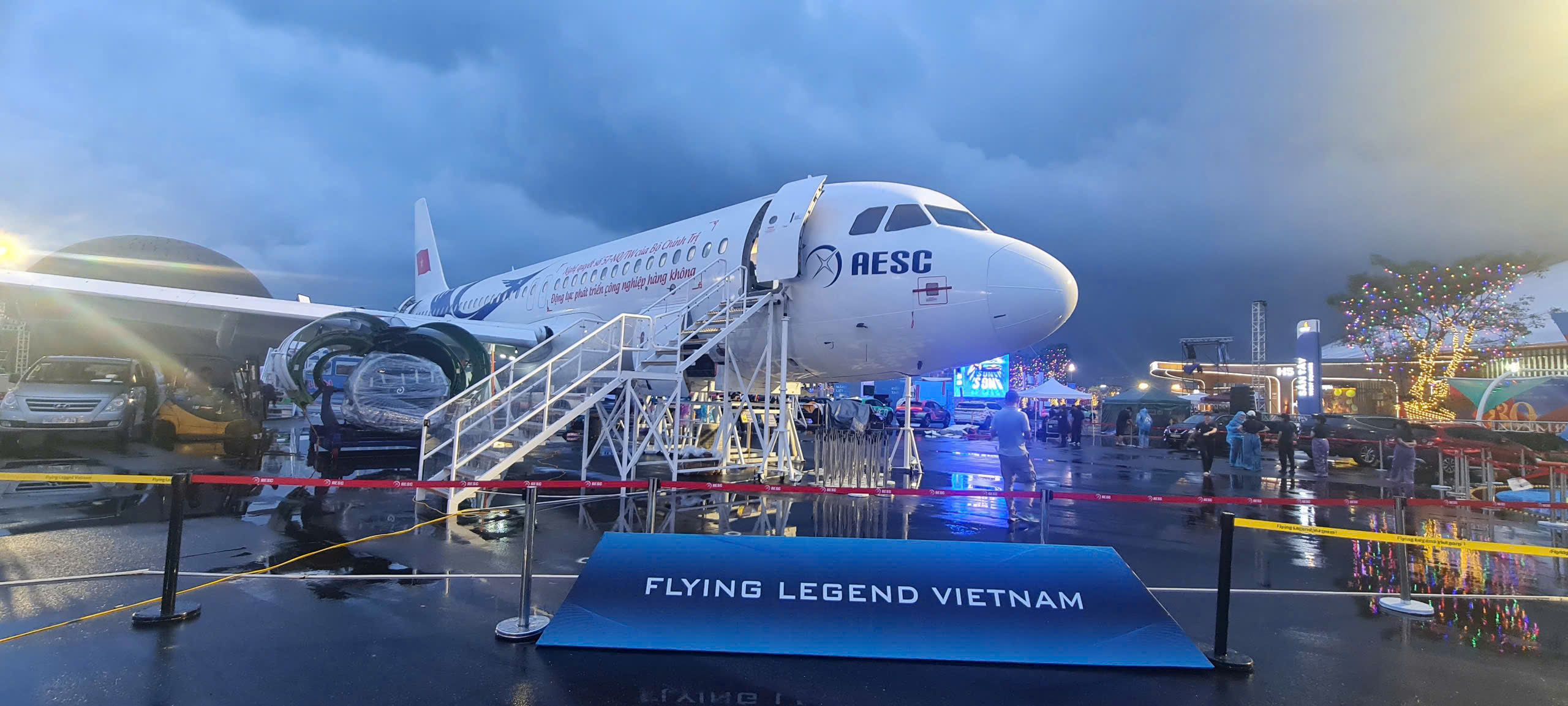 Ngắm chuyên cơ IL-14 từng chở Bác Hồ, khám phá công nghệ hàng không hiện đại nhất - Ảnh 3.