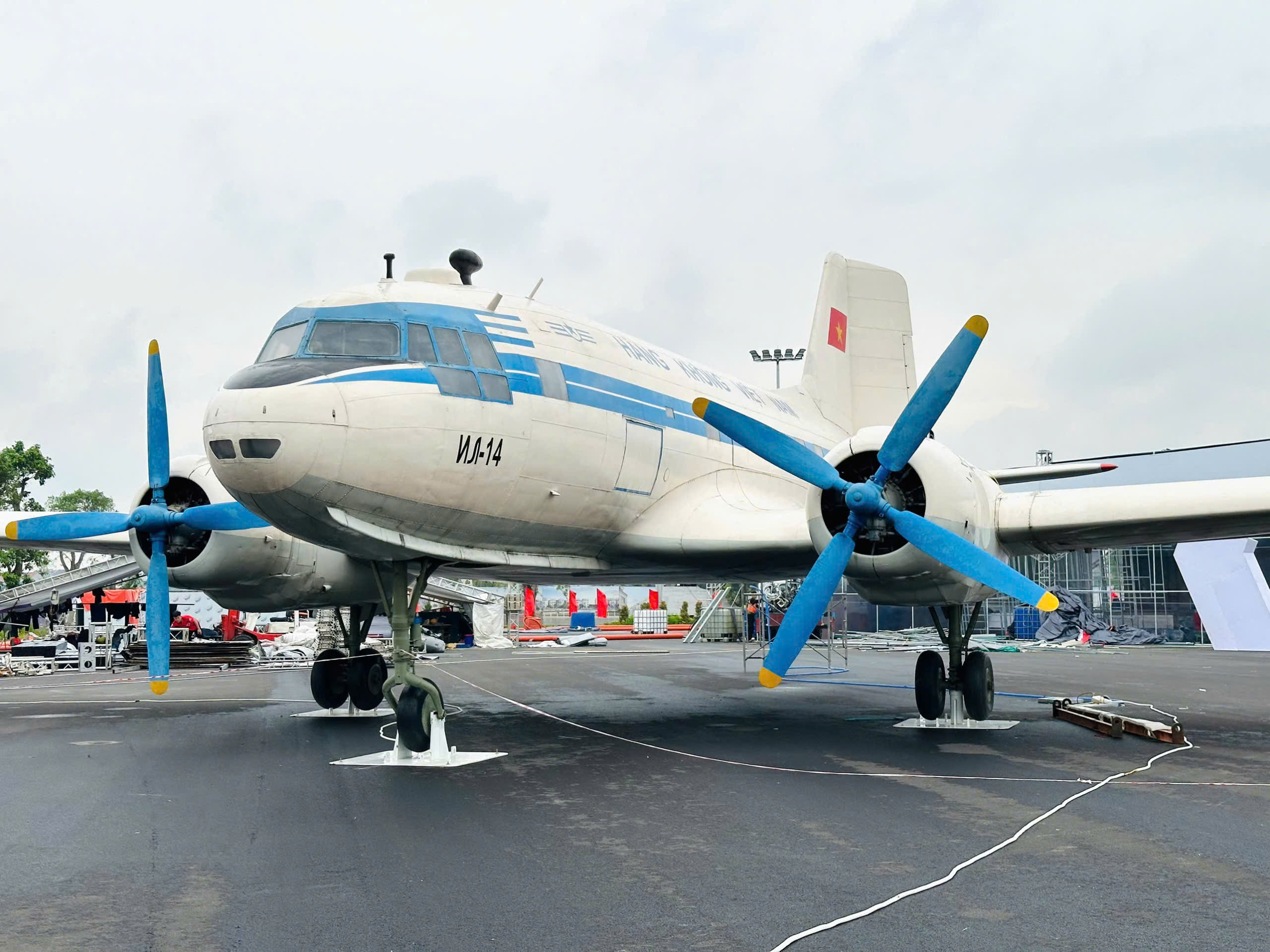 Ngắm chuyên cơ IL-14 từng chở Bác Hồ đến công nghệ hàng không hiện đại nhất - Ảnh 1. Ngắm chuyên cơ IL-14 từng chở Bác Hồ, khám phá công nghệ hàng không hiện đại nhất - Ảnh 1.