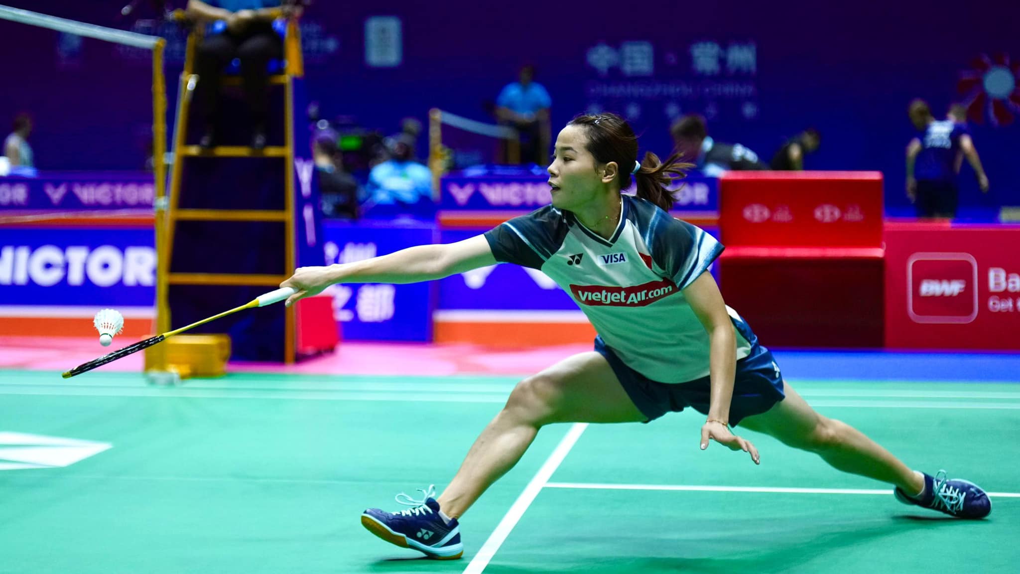 Tennisspelaren Nguyen Thuy Linh skapar dragningskraft inför Vietnam Open badmintonturnering - Foto 1. Tay vợt Nguyễn Thùy Linh tạo sức hút cho giải cầu lông Việt Nam mở rộng- Ảnh 1.