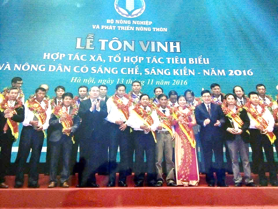 Chung dòng máu Lạc Hồng: Tận tụy với những việc không tên - Ảnh 5. Chung dòng máu Lạc Hồng: Tận tụy với những việc không tên - Ảnh 5.