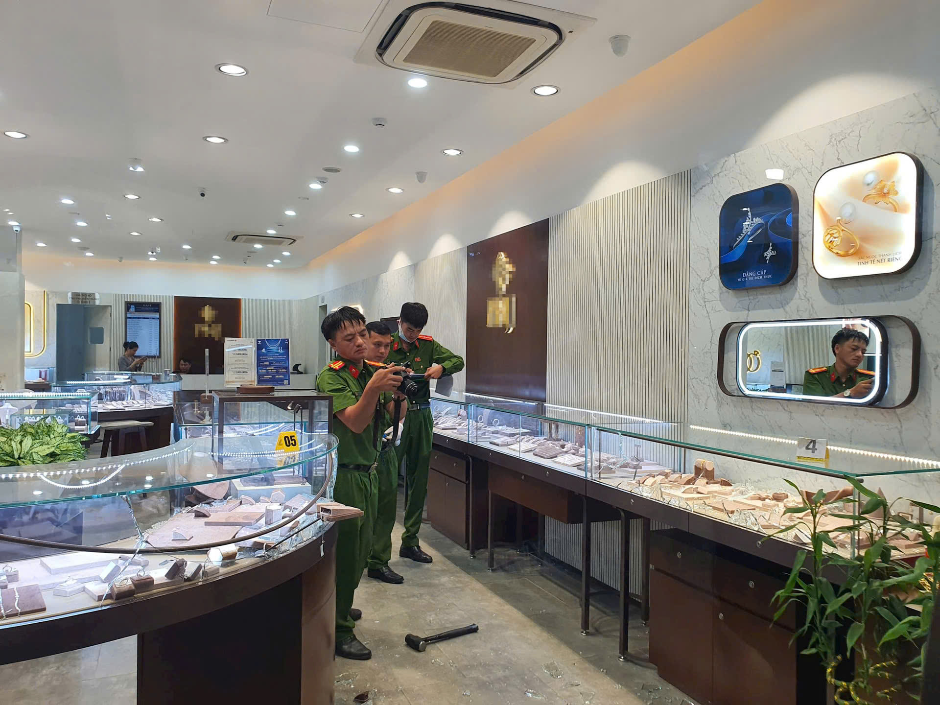 Vụ cướp tiệm vàng ở Đà Nẵng: Cuộc truy đuổi nghẹt thở trong đêm mưa - Ảnh 3.