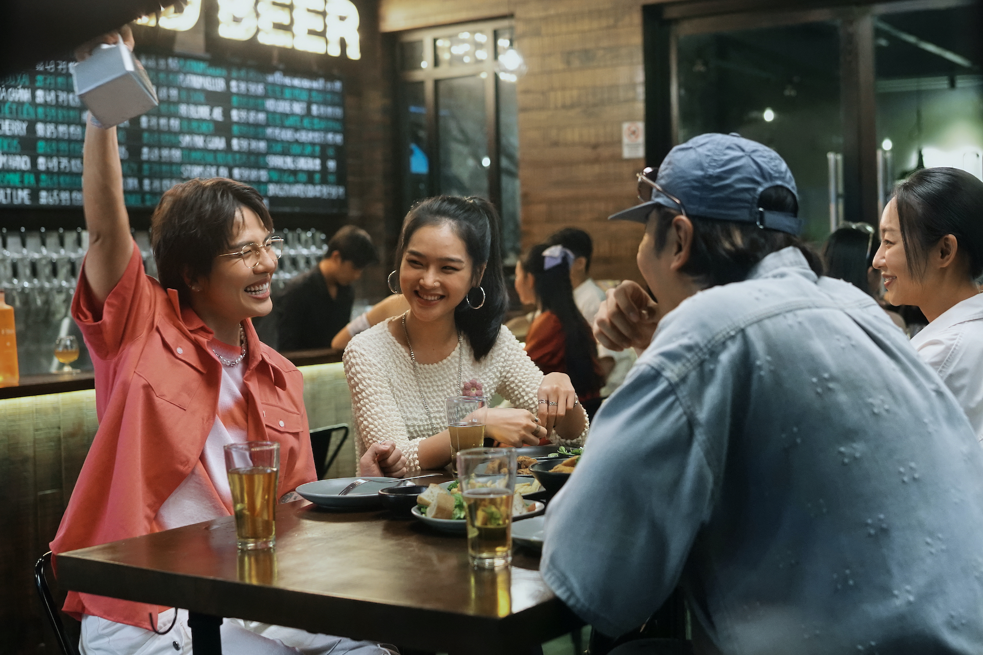 Thêm phim Việt - Hàn rục rịch ra rạp sau thành công của 'Mang mẹ đi bỏ' - Ảnh 3.