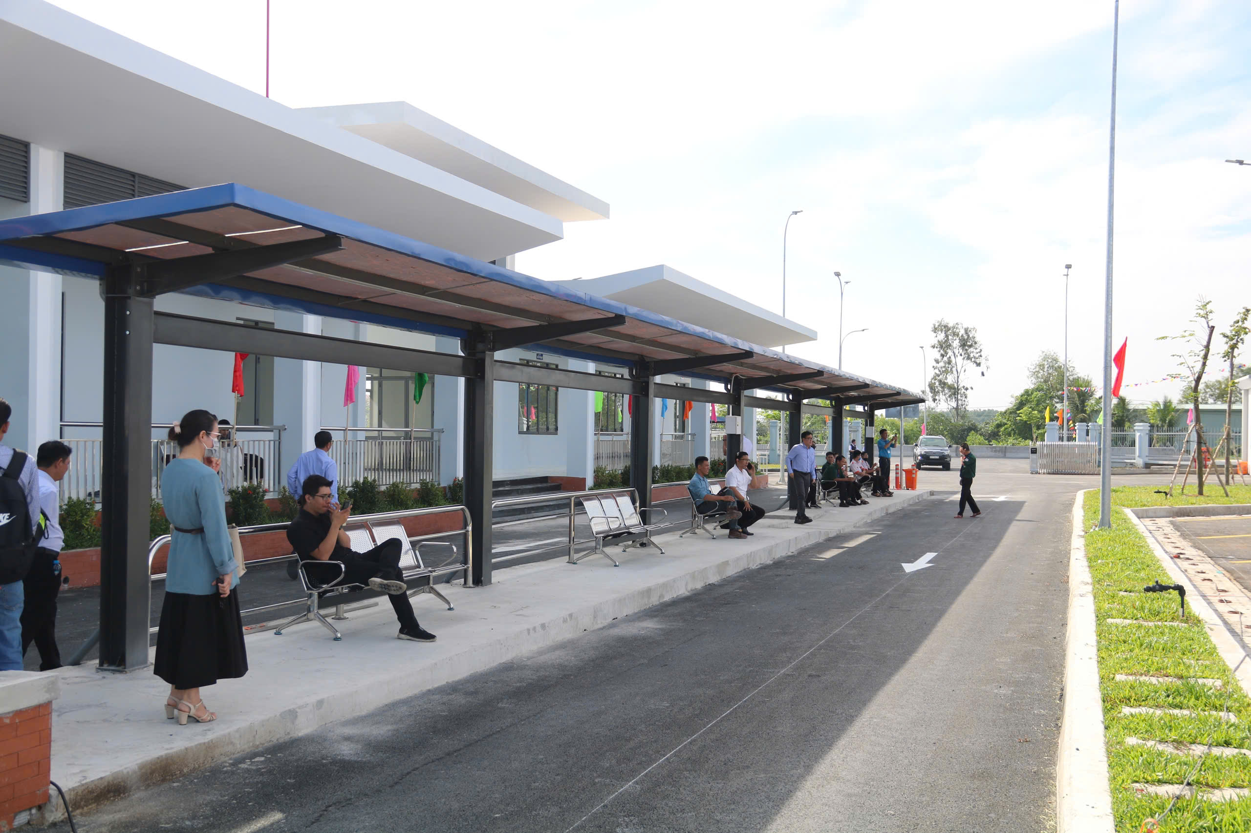 TP.HCM khai trương bến xe buýt gần 70 tỉ ở Hóc Môn- Ảnh 3. TP.HCM khai trương bến xe buýt gần 70 tỉ ở Hóc Môn- Ảnh 3.