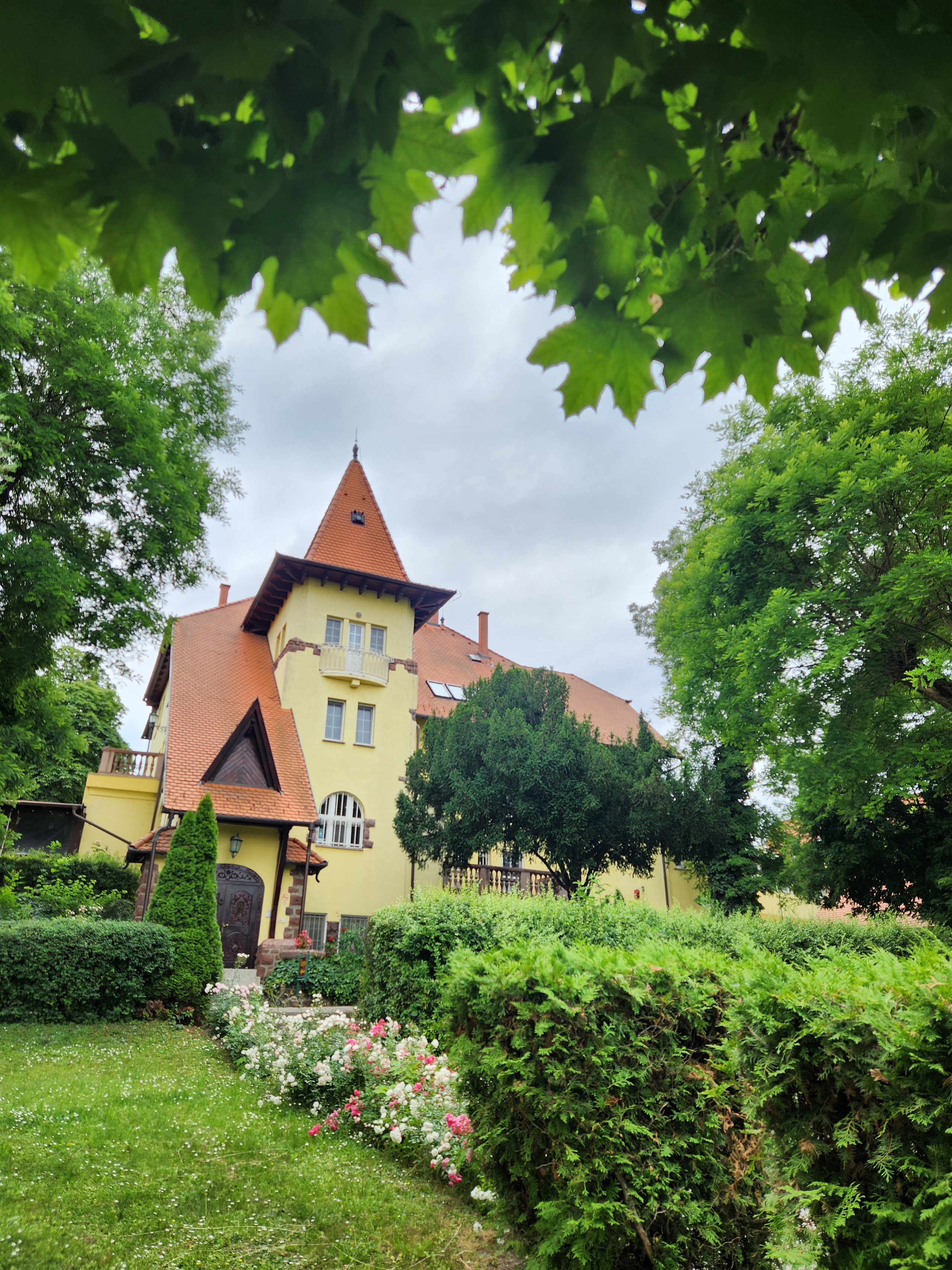 Người phụ nữ Việt xây lâu đài ở Hungary- Ảnh 1. Người phụ nữ Việt xây lâu đài ở Hungary- Ảnh 1.