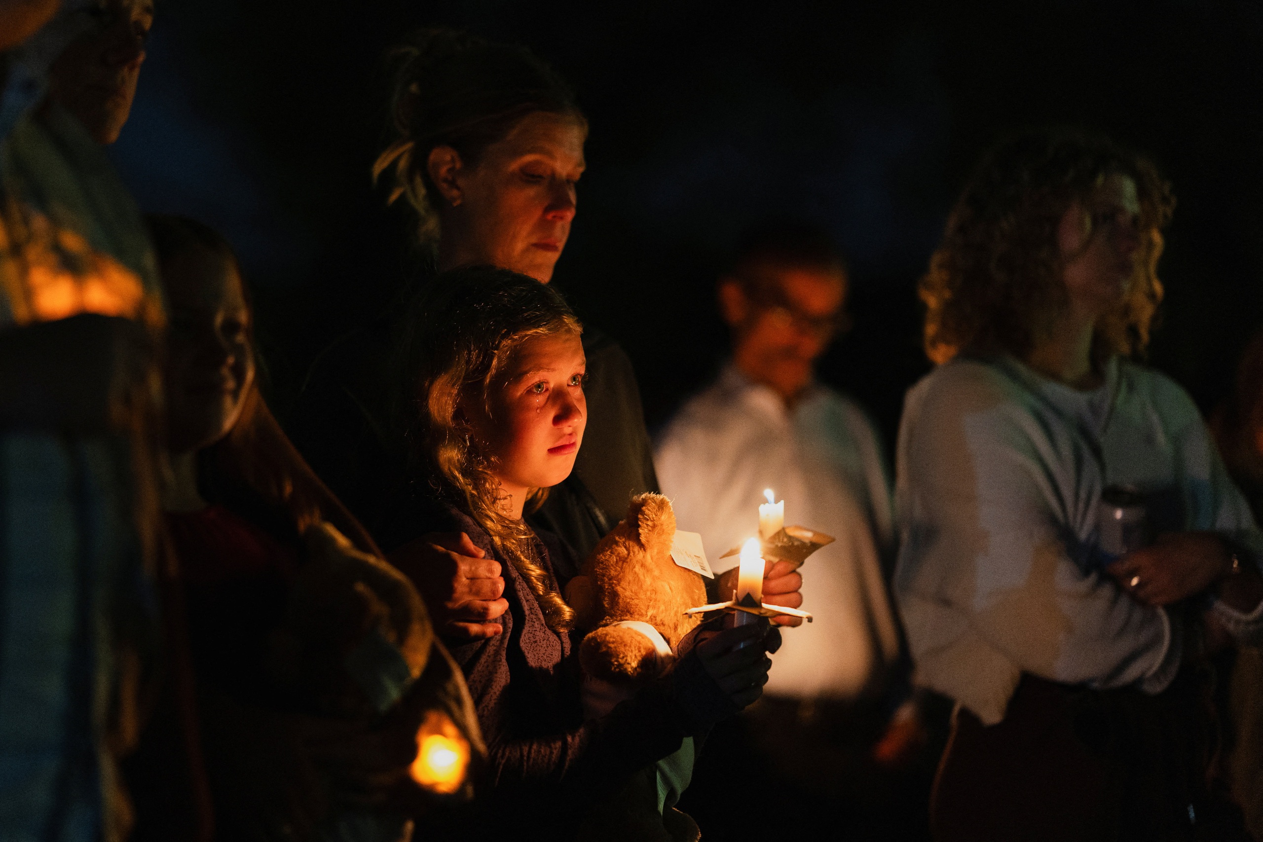 Xả s&uacute;ng tại trường học ở Mỹ, h&agrave;ng chục người thương vong - Ảnh 3.