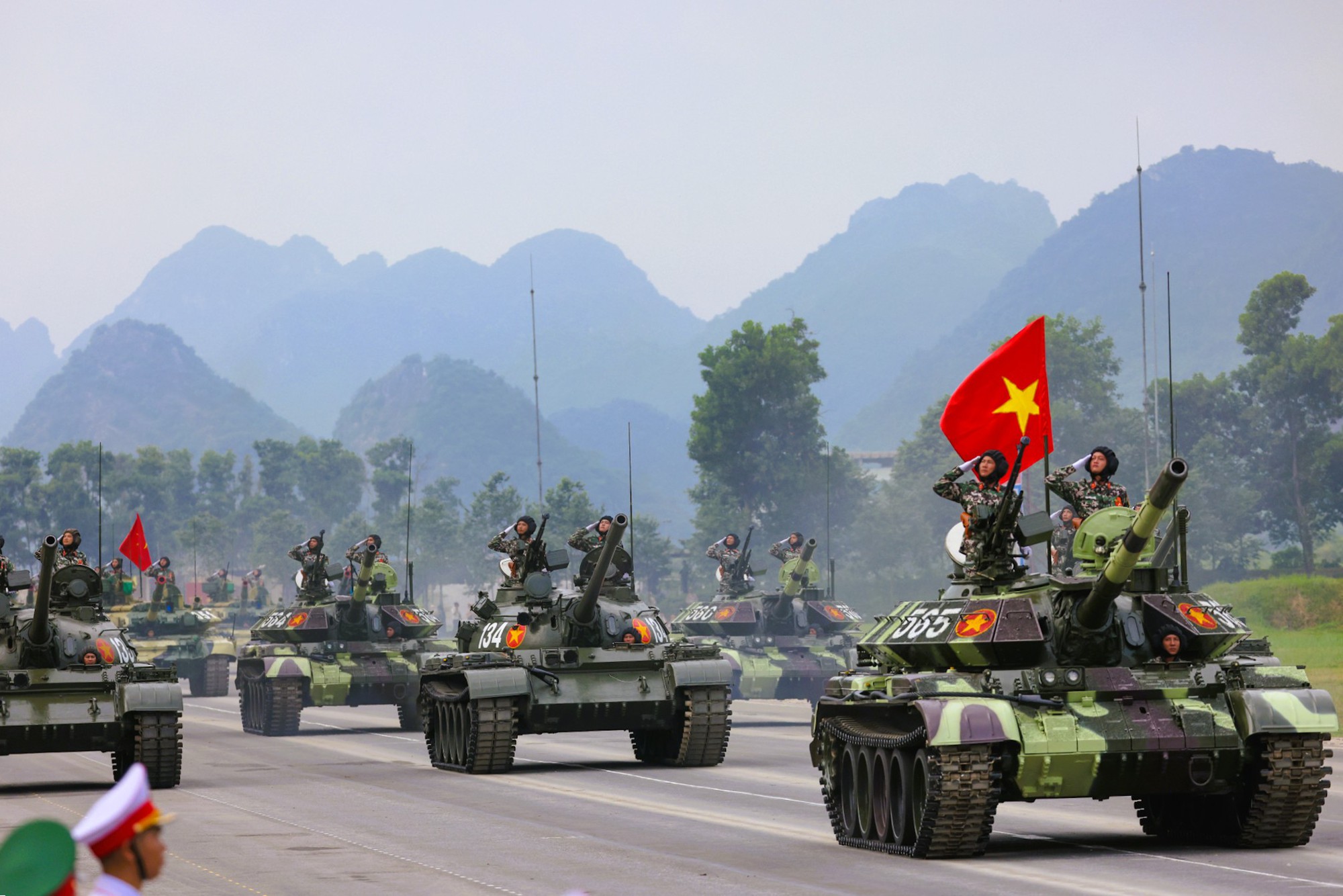 Hùng tráng những đoàn quân quyết thắng- Ảnh 3. Hùng tráng những đoàn quân quyết thắng- Ảnh 3.