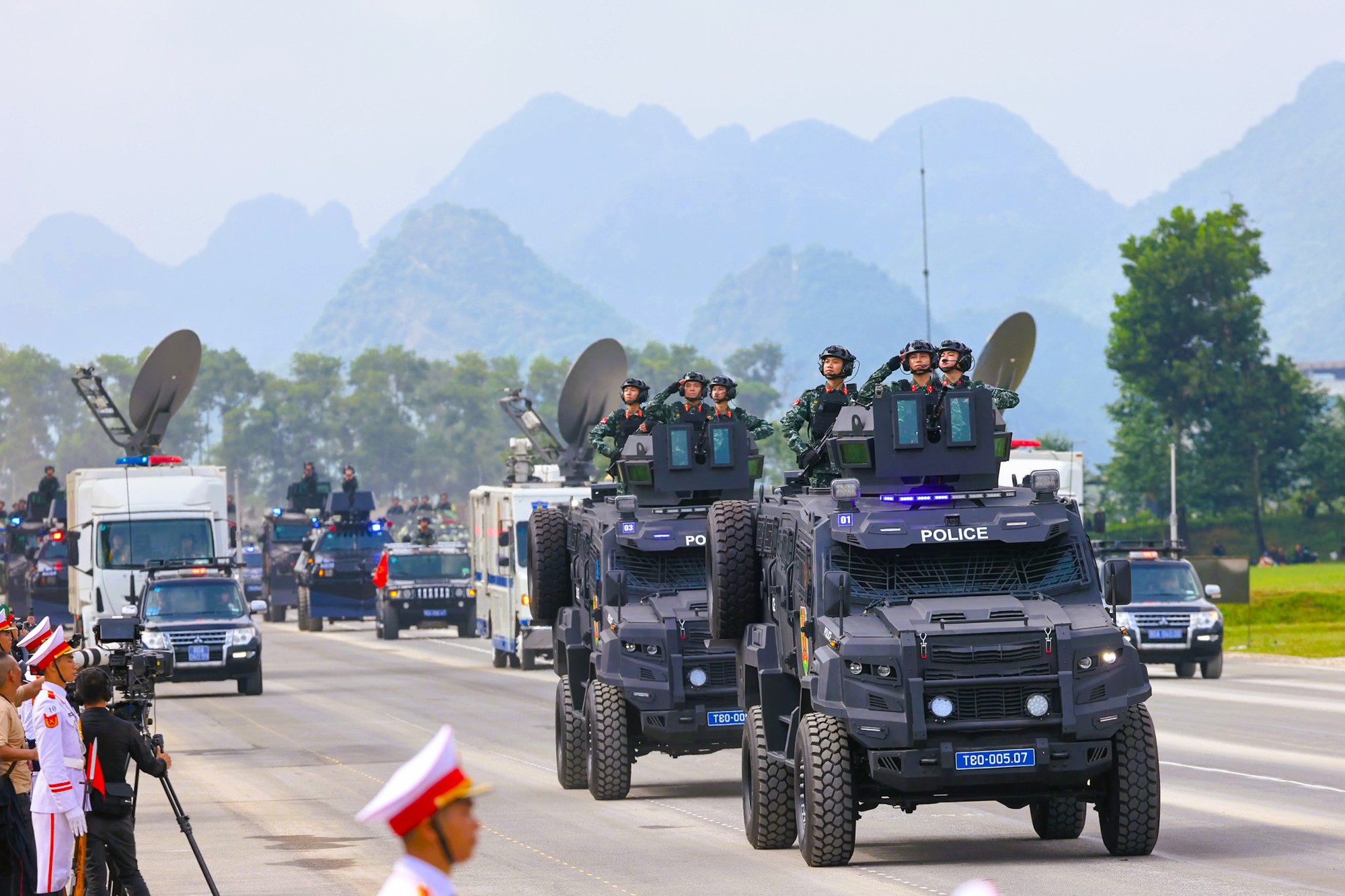 Hùng tráng những đoàn quân quyết thắng- Ảnh 6. Hùng tráng những đoàn quân quyết thắng- Ảnh 6.